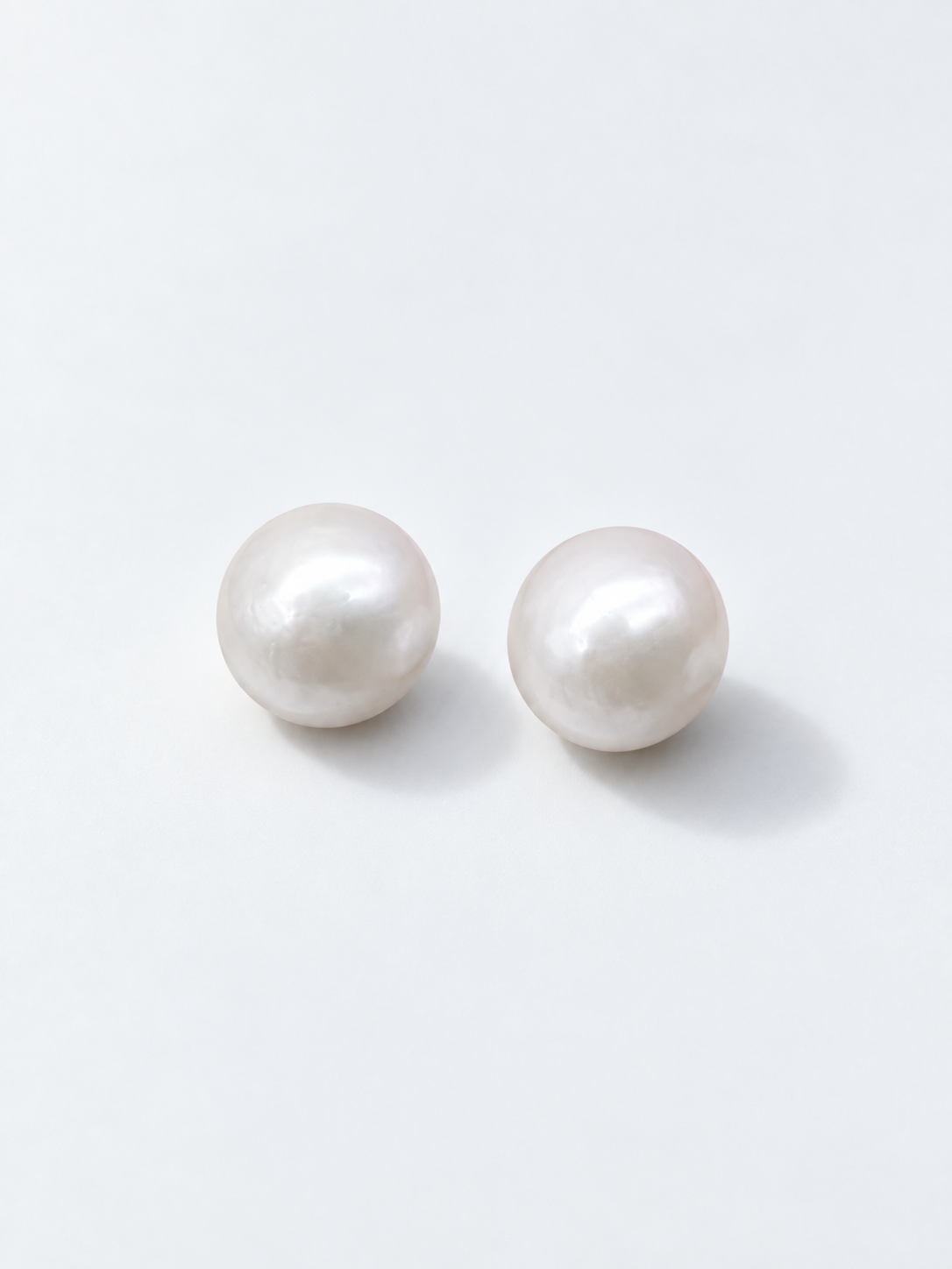 CLASSIC HIGH BUTTON SHAPE PEARL STUD EARRINGS