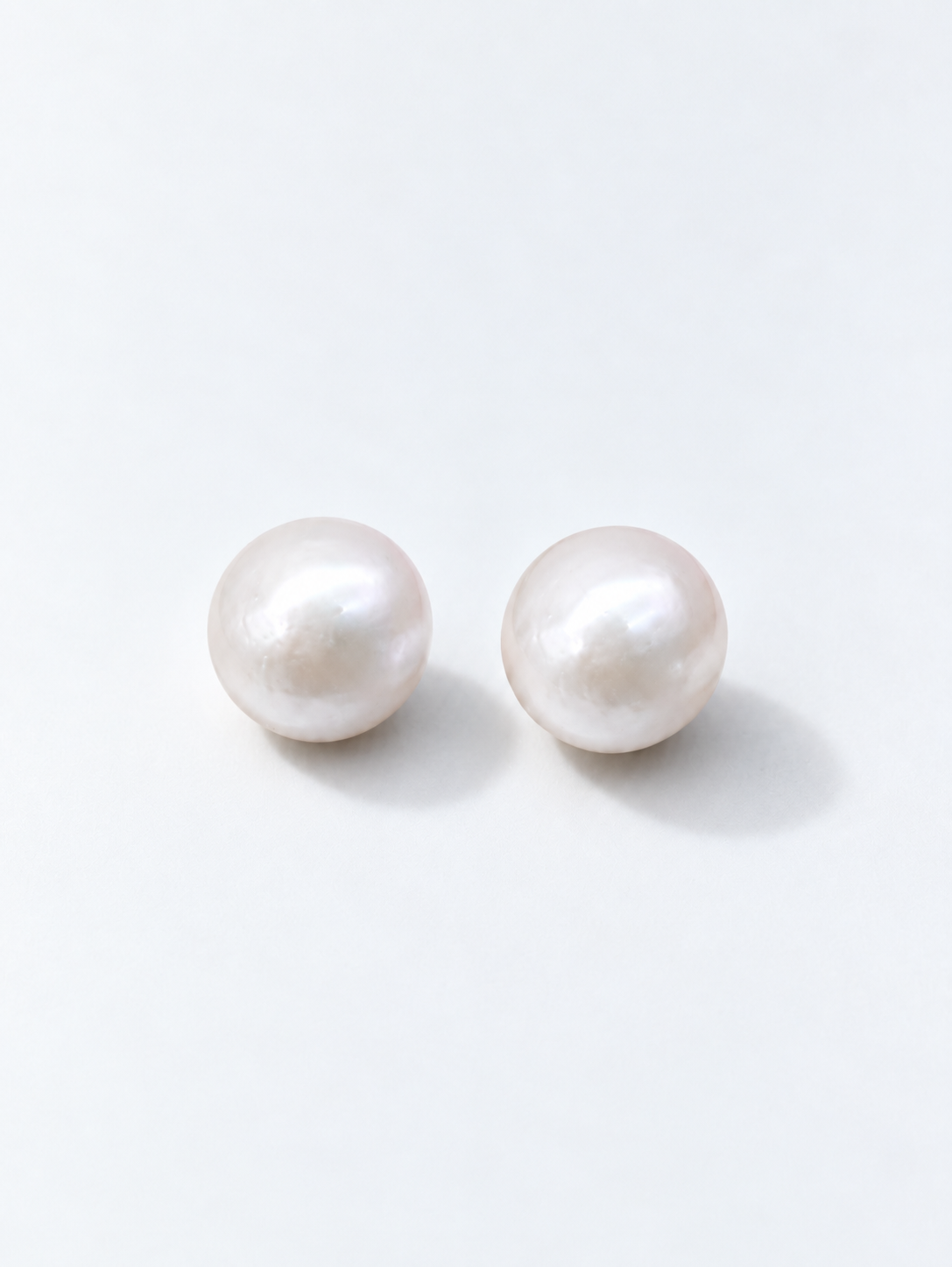 CLASSIC HIGH BUTTON SHAPE PEARL STUD EARRINGS
