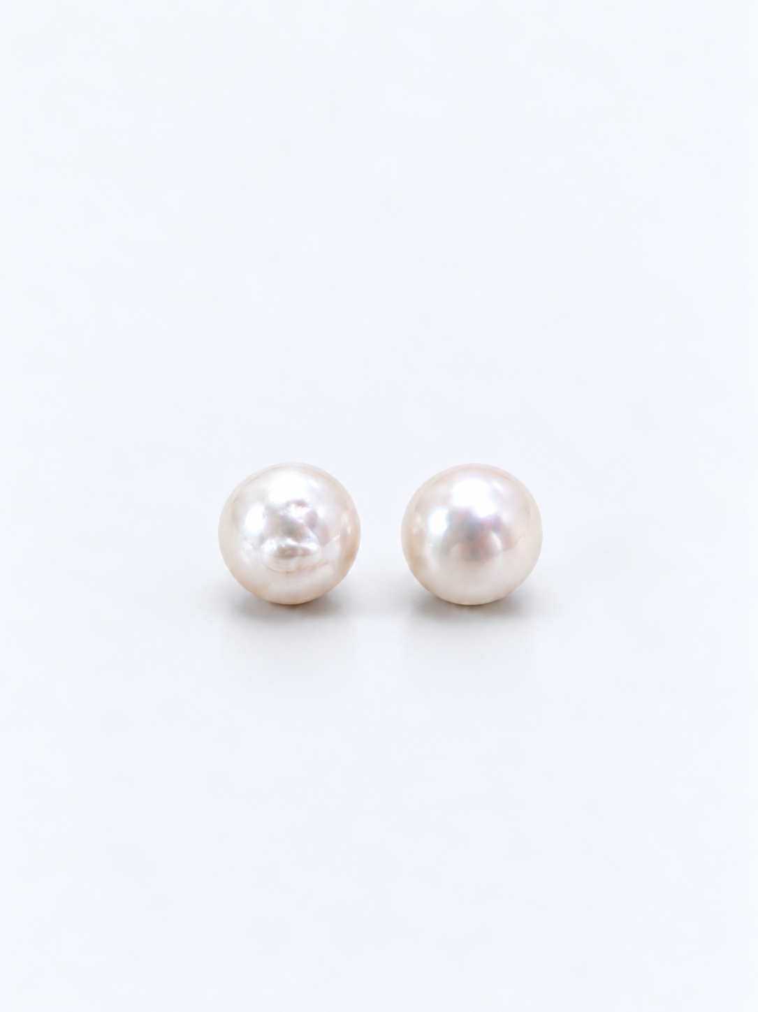 CLASSIC ROUND PEARL STUD EARRINGS