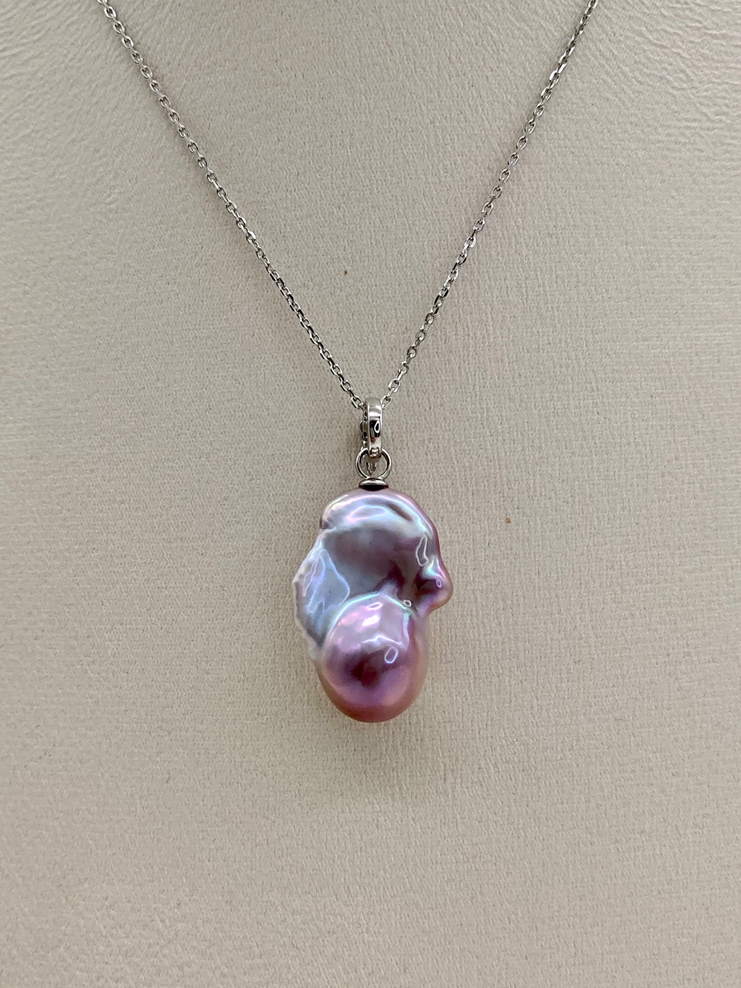 COLOURFUL BAROQUE PEARL NECKLACE (pearl necklace excluded)