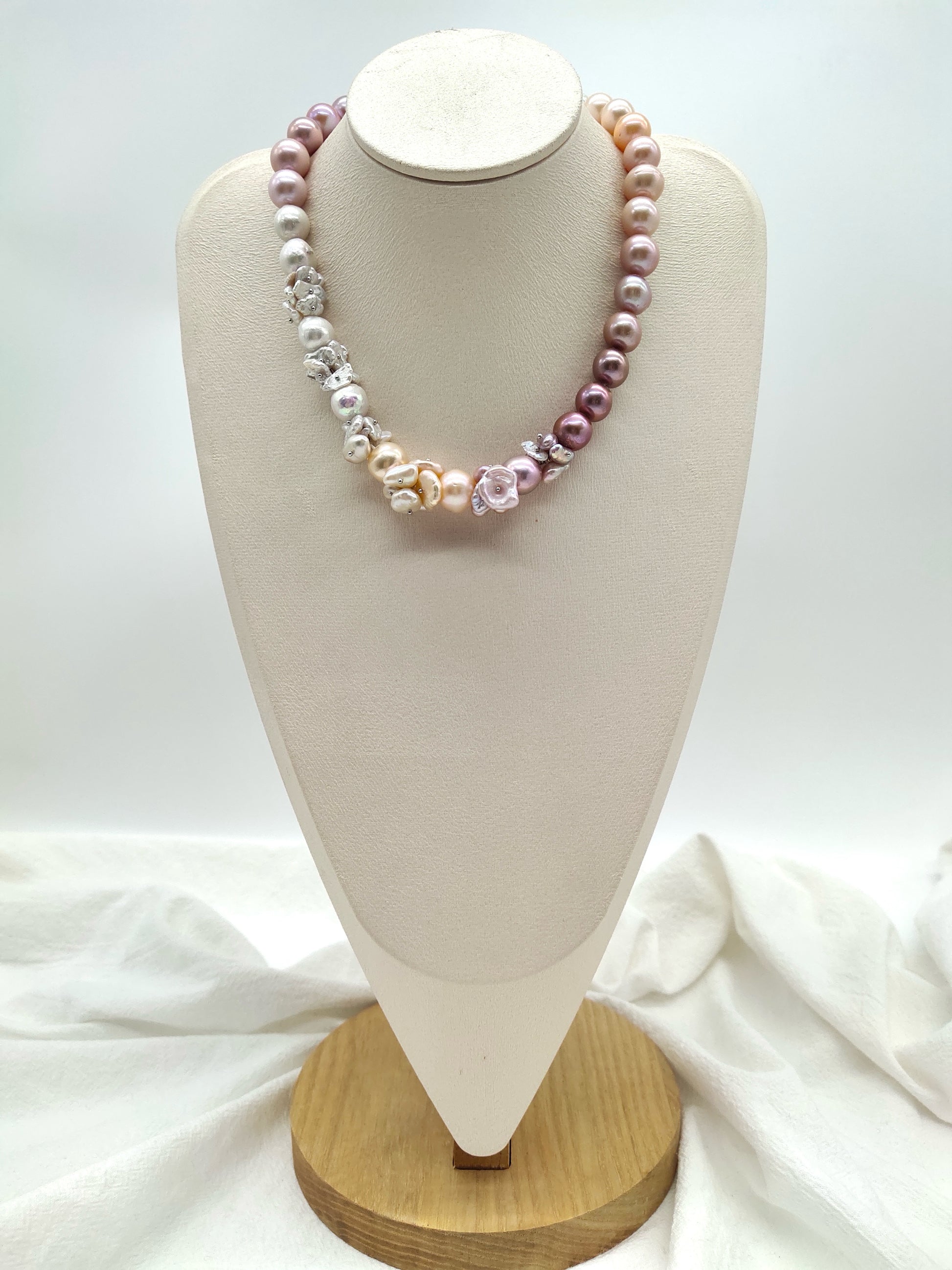 CUSTOM MADE GRADIENT PEARL NACKLACE