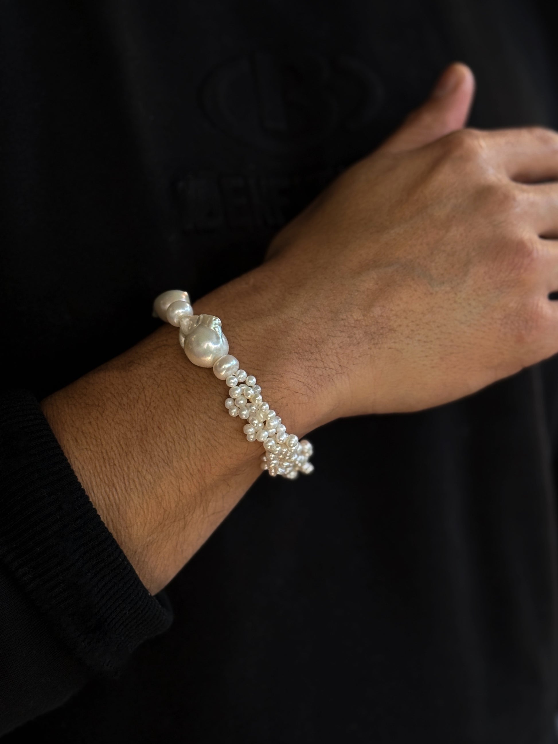 Baroque pearl bracelet