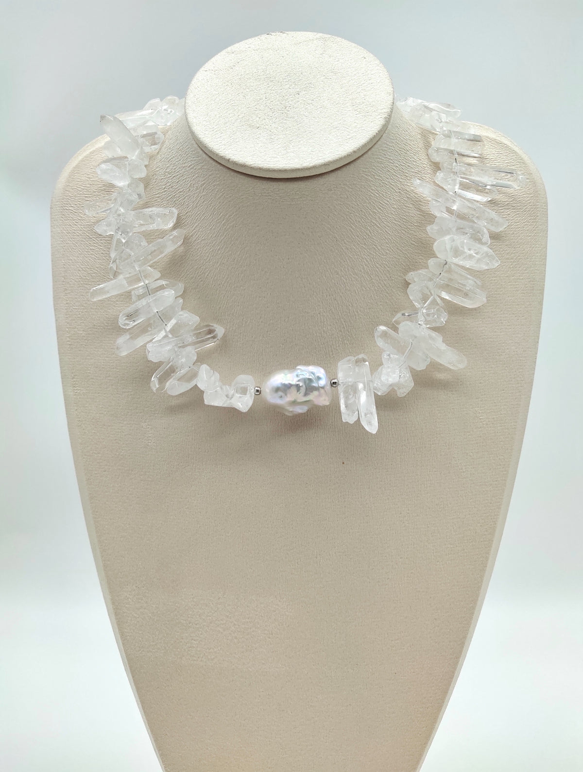 LARGE BAROQUE PEARL WITH CLEAR QUARTZ NECKLACE
