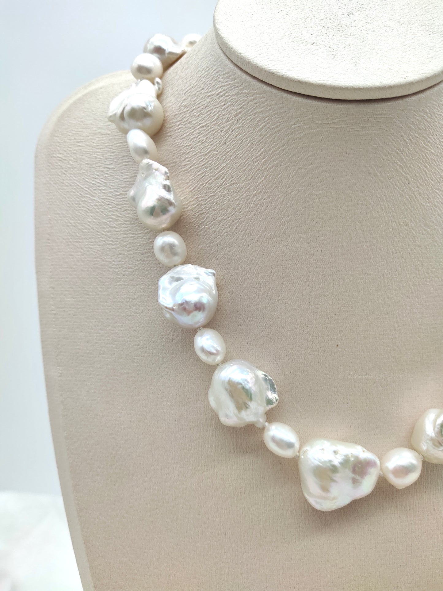 LARGE BAROQUE PEARL NECKLACE