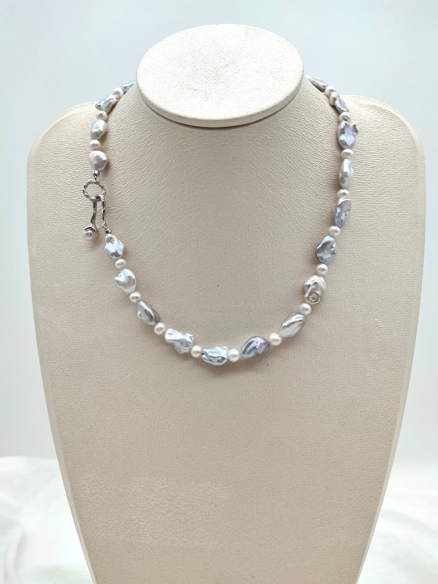 IRIDESCENT FRESHWATER KESHI PEARL NECKLACE