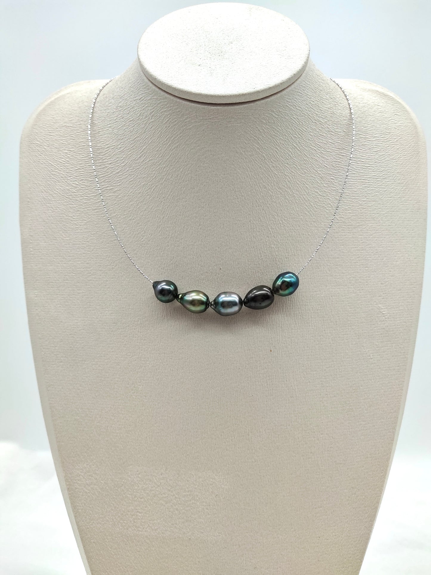 Tahitian pearl necklace