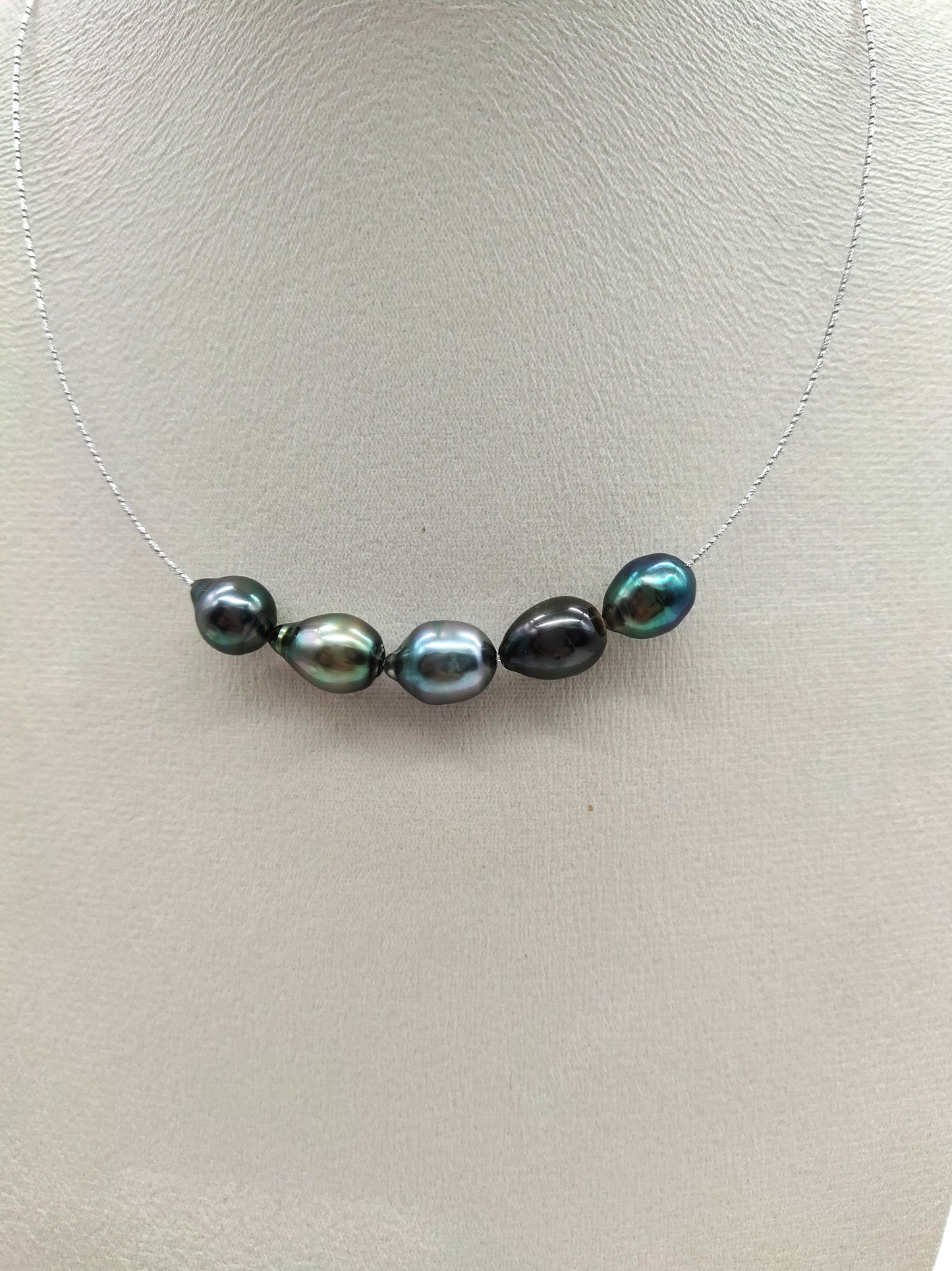 Tahitian pearl necklace