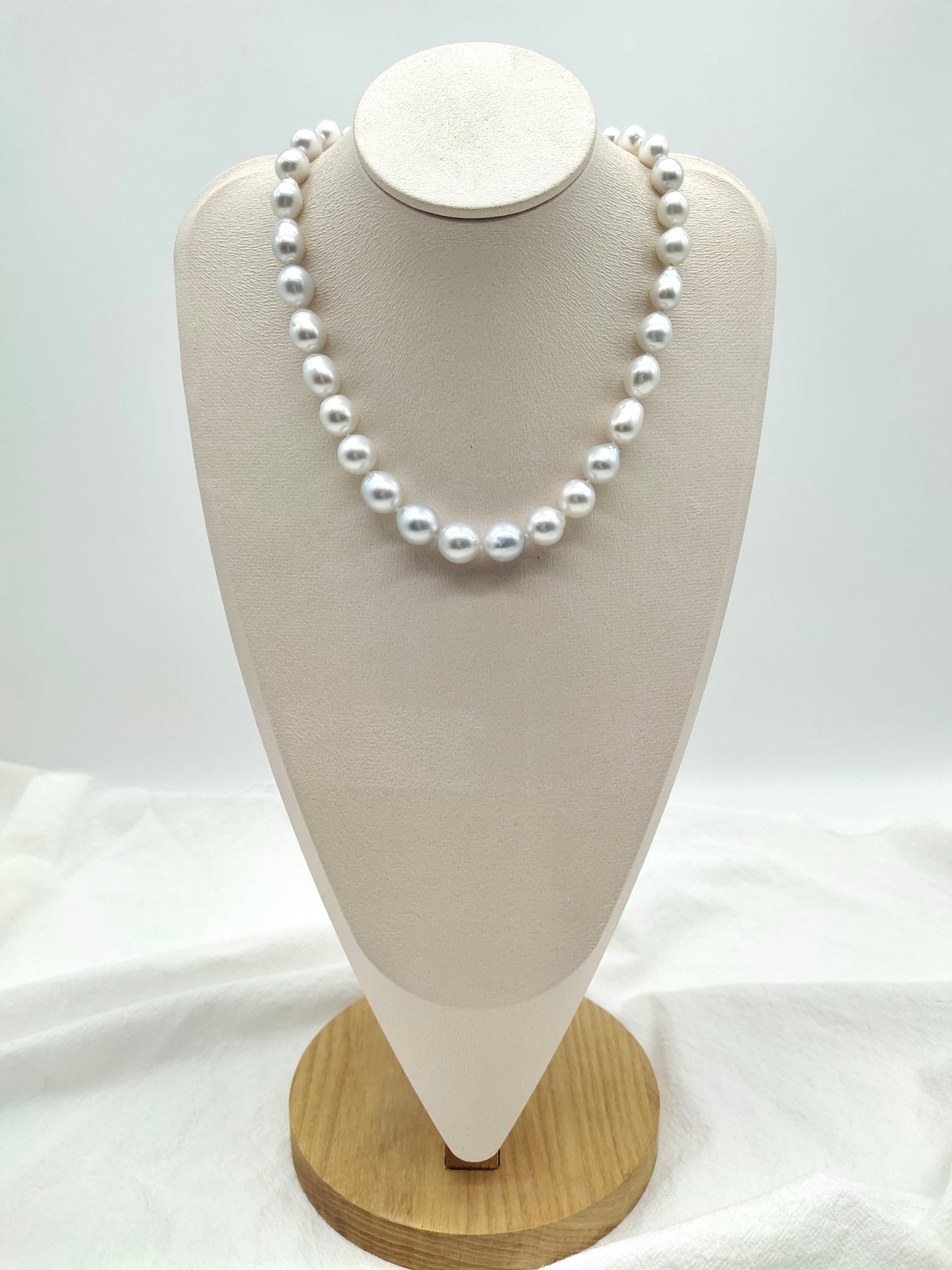 AUSTRALIAN SOUTH SEA BAROQUE PEARL NECKLACE