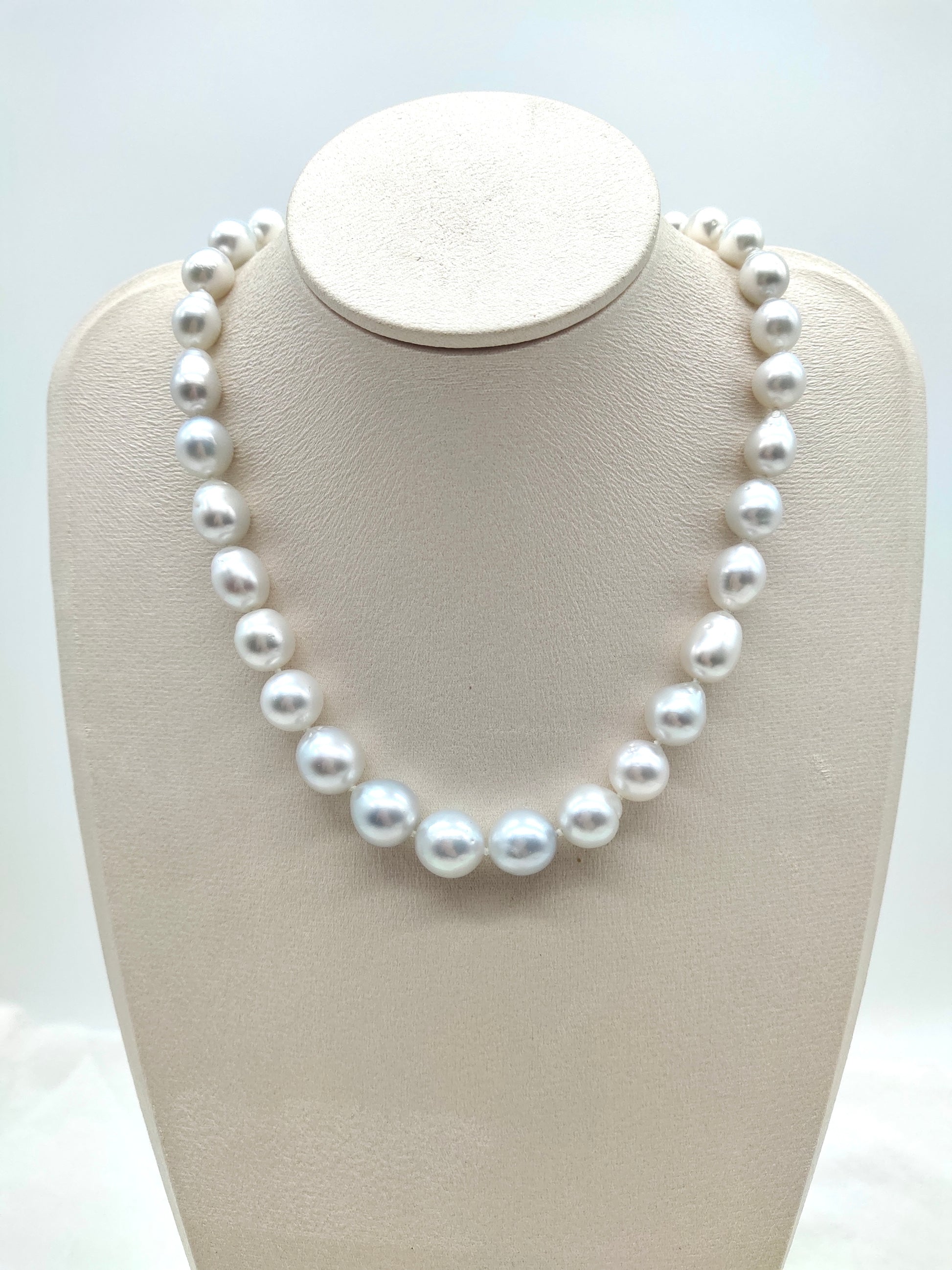 AUSTRALIAN SOUTH SEA BAROQUE PEARL NECKLACE