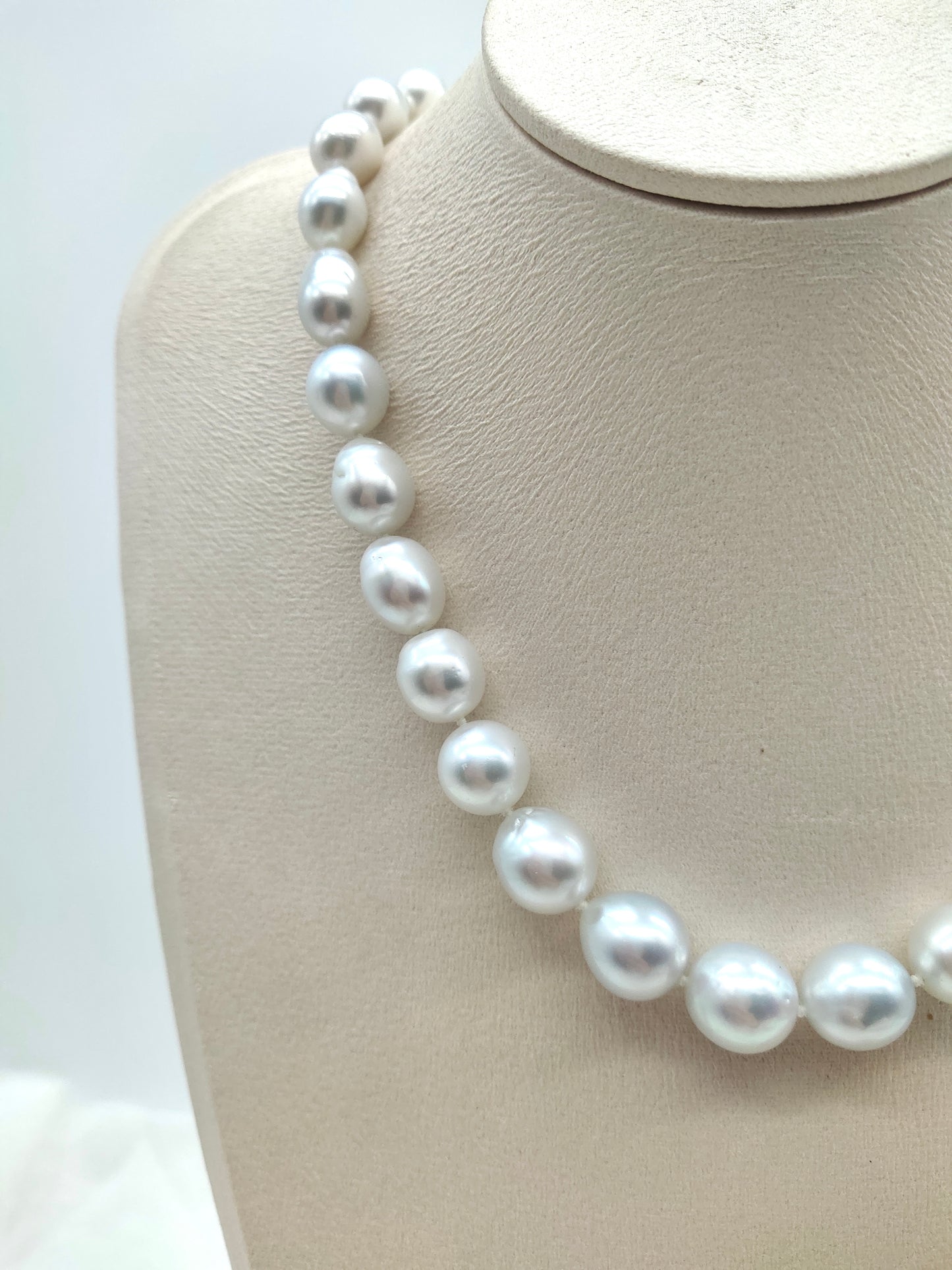 AUSTRALIAN SOUTH SEA BAROQUE PEARL NECKLACE