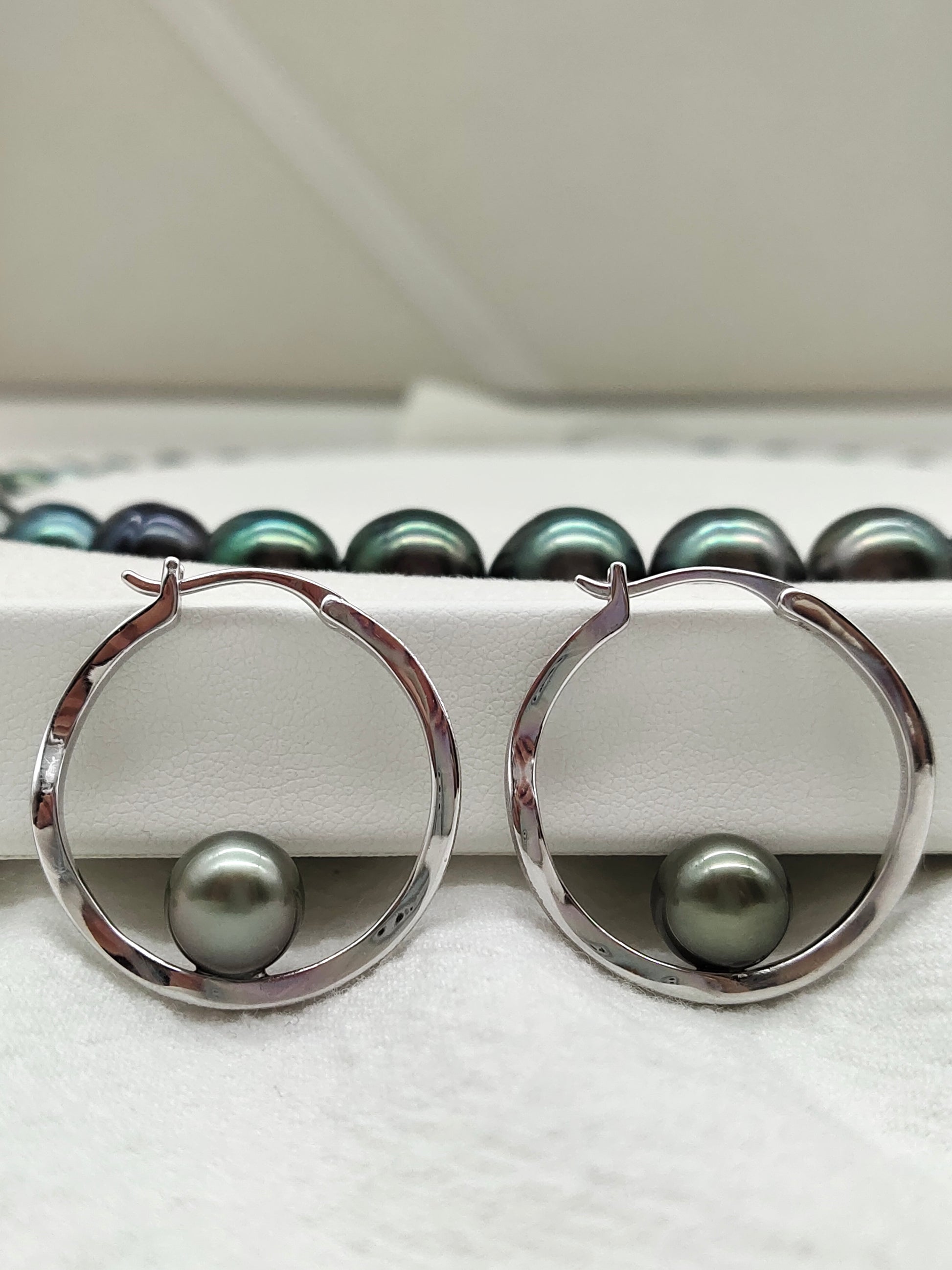 TAHITIAN SOUTH SEA PEARL HOOP EARRINGS