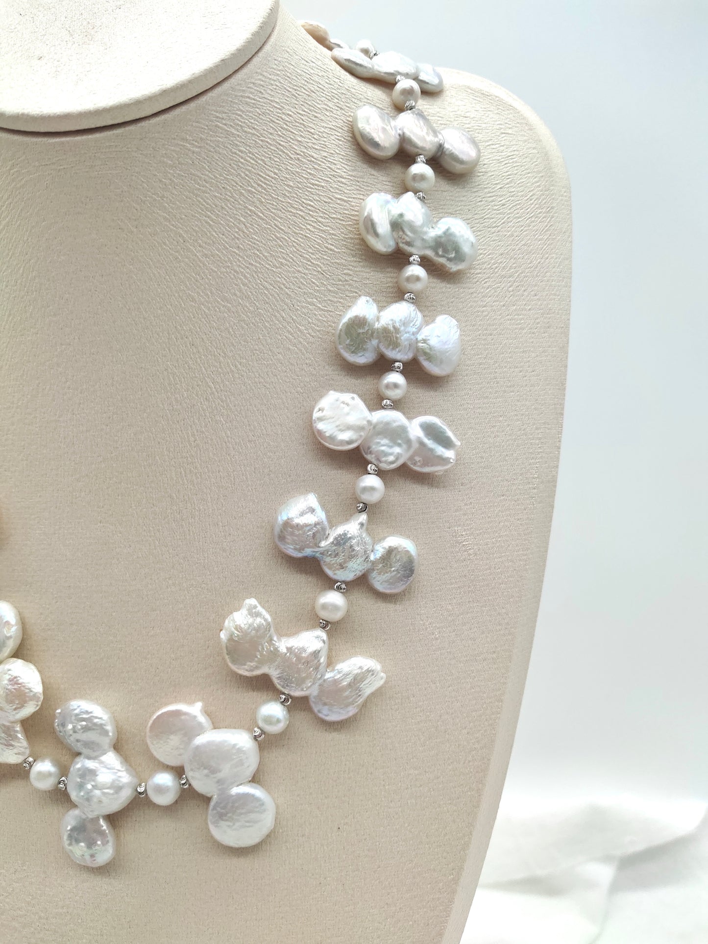 ICONIC COIN PEARL NECKLACE