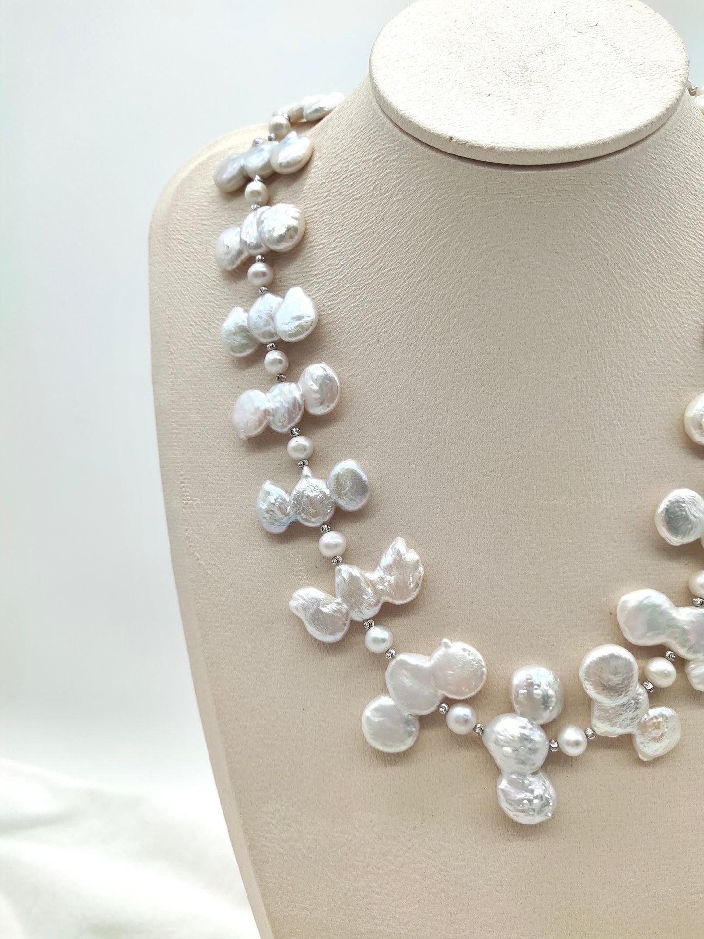 ICONIC COIN PEARL NECKLACE