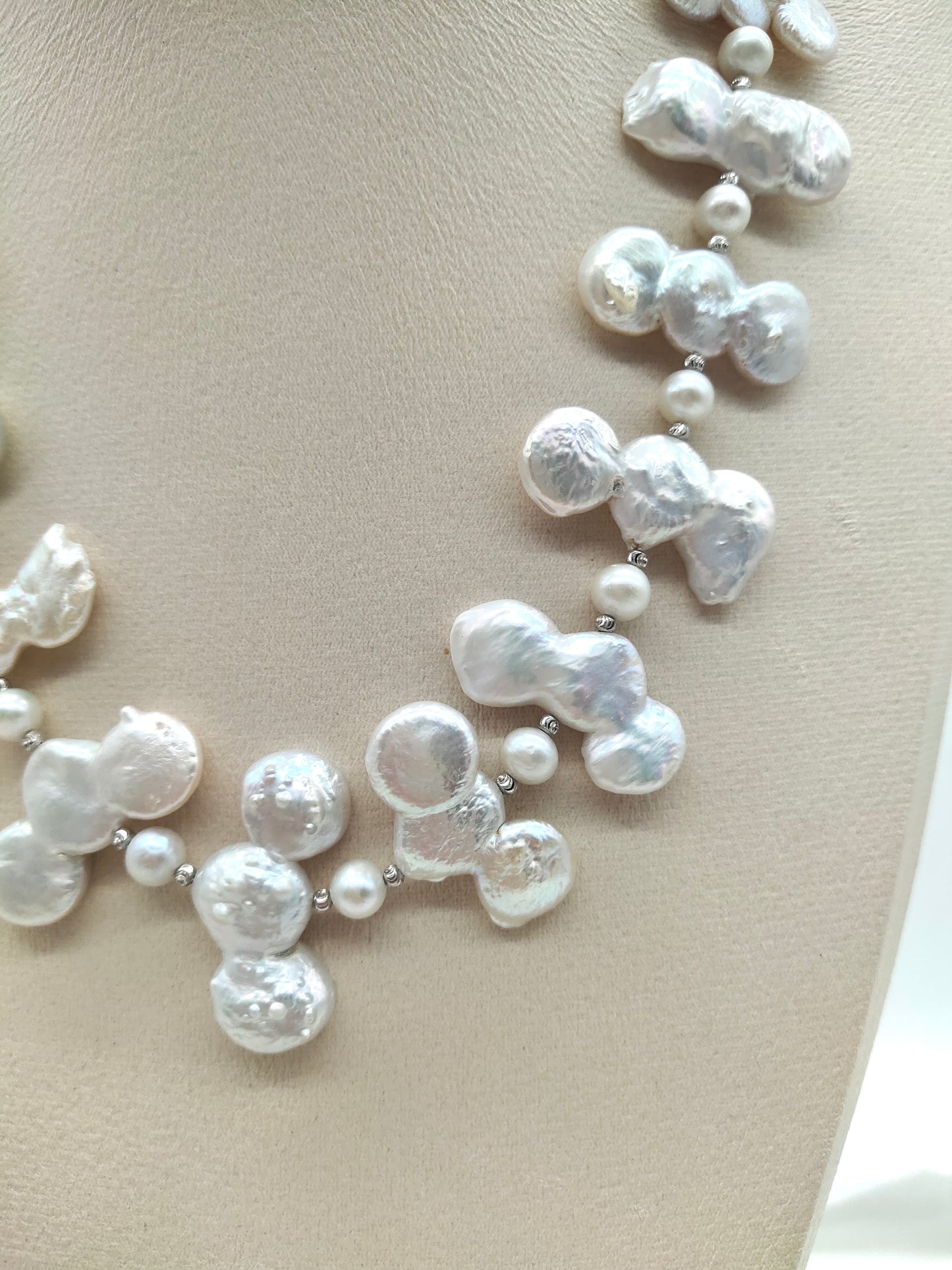 ICONIC COIN PEARL NECKLACE