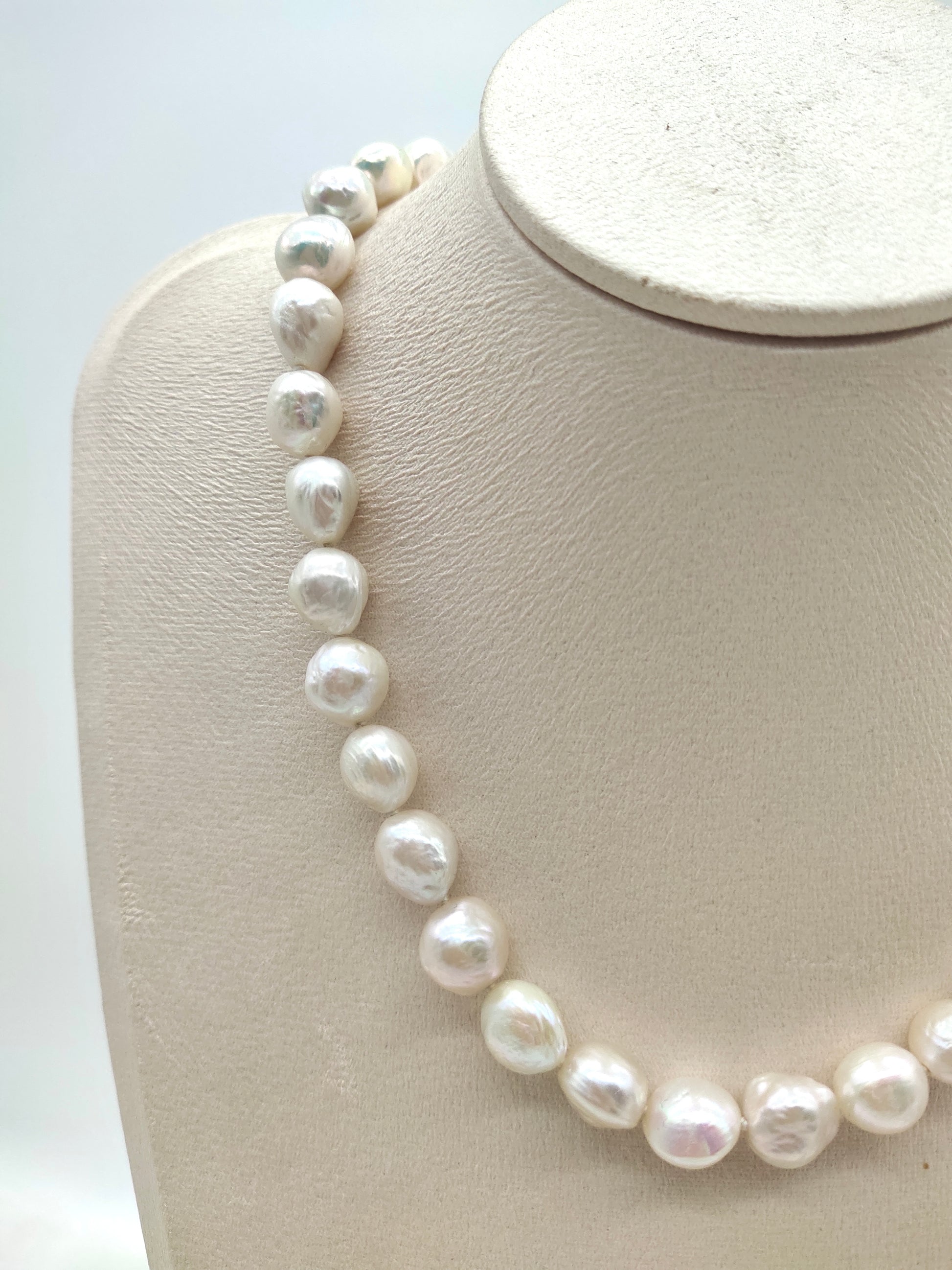 RIPPLE FRESHWATER PEARL NECKLACE