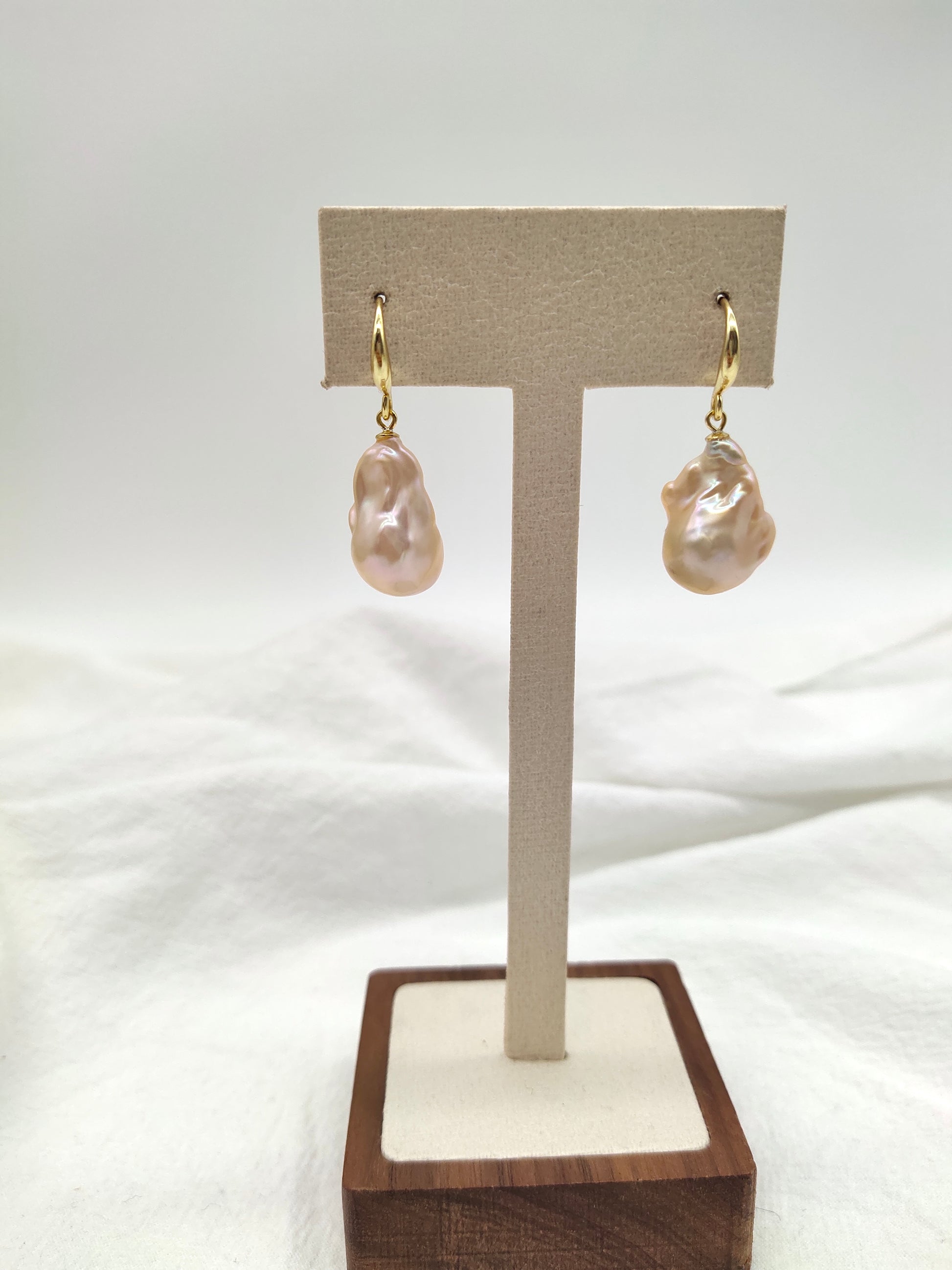 CHAMPAGNE BAROQUE PEARL EARRINGS