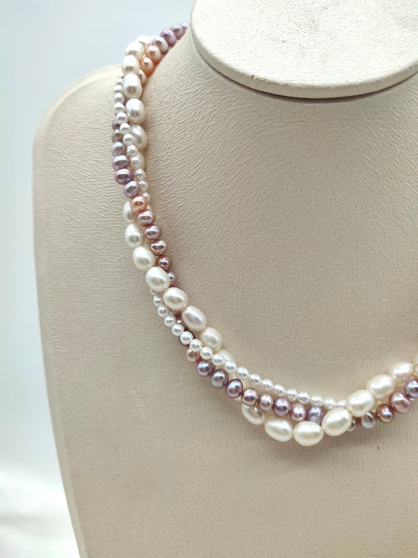 PINK TWIST PEARL NECKLACE - SHORT