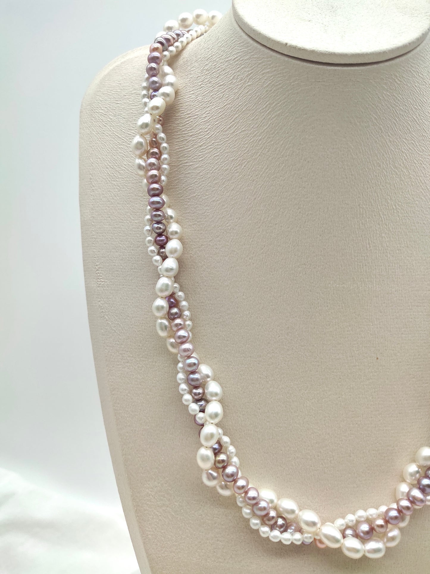 PINK TWIST PEARL NECKLACE - LONG