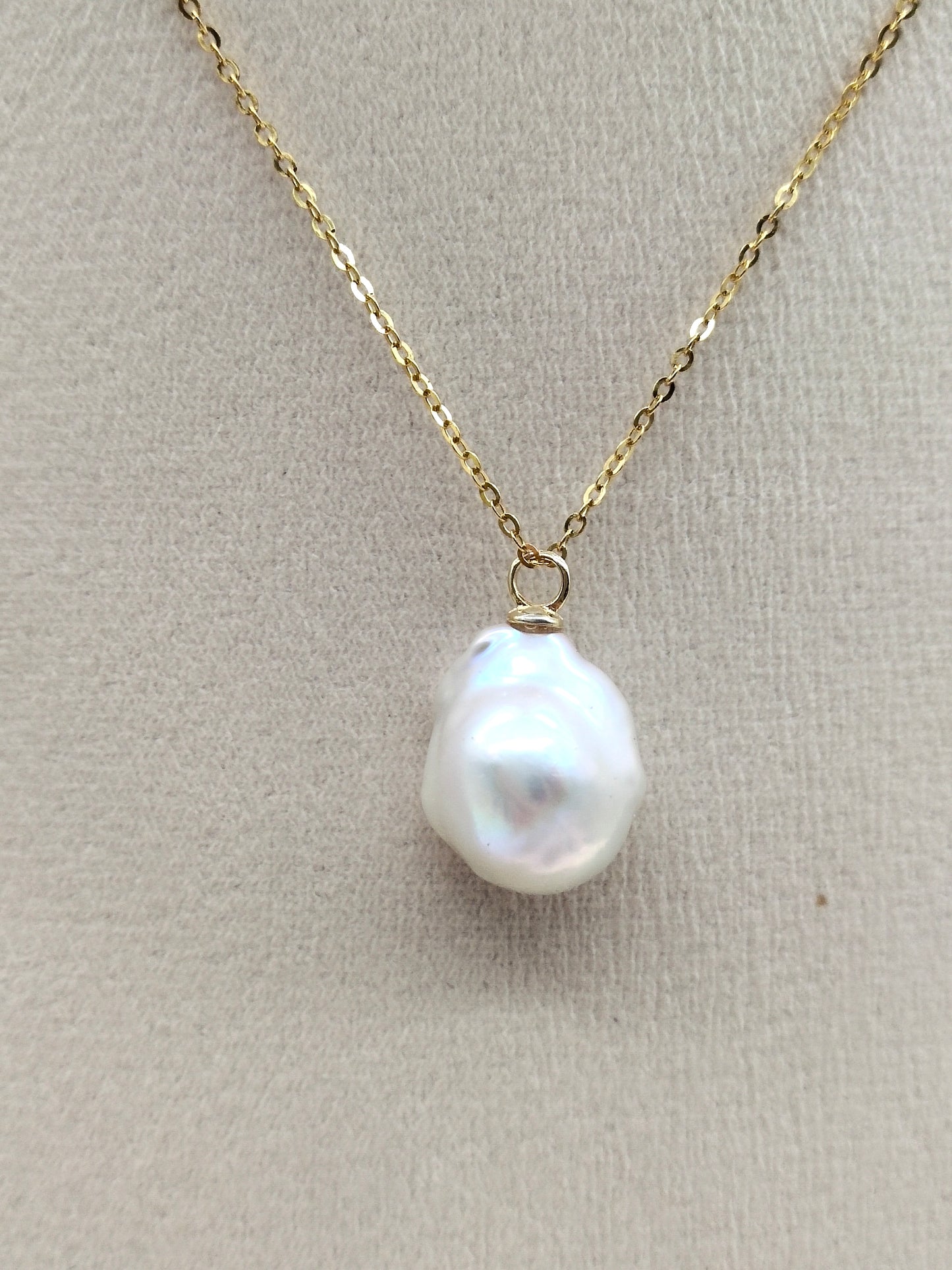 WHITE SMALL BAROQUE PEARL EARRINGS