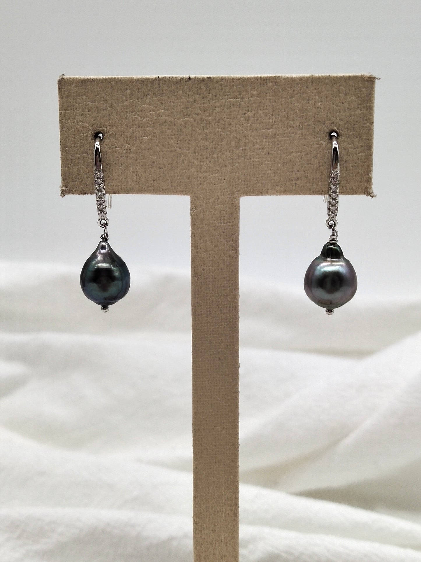 TAHITIAN SOUTH SEA PEARL DROP EARRINGS