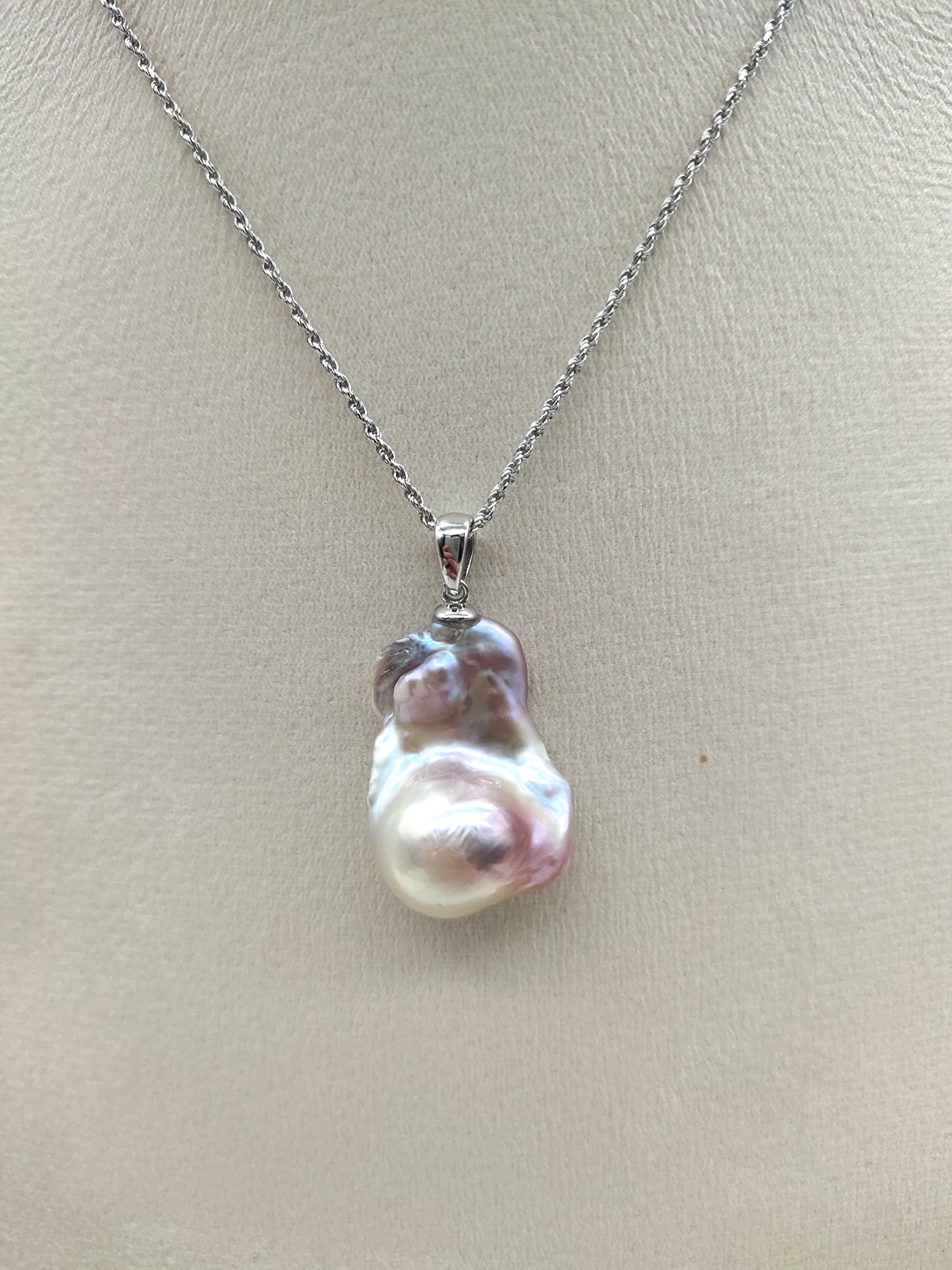 COLOURFUL BAROQUE PEARL PENDANT