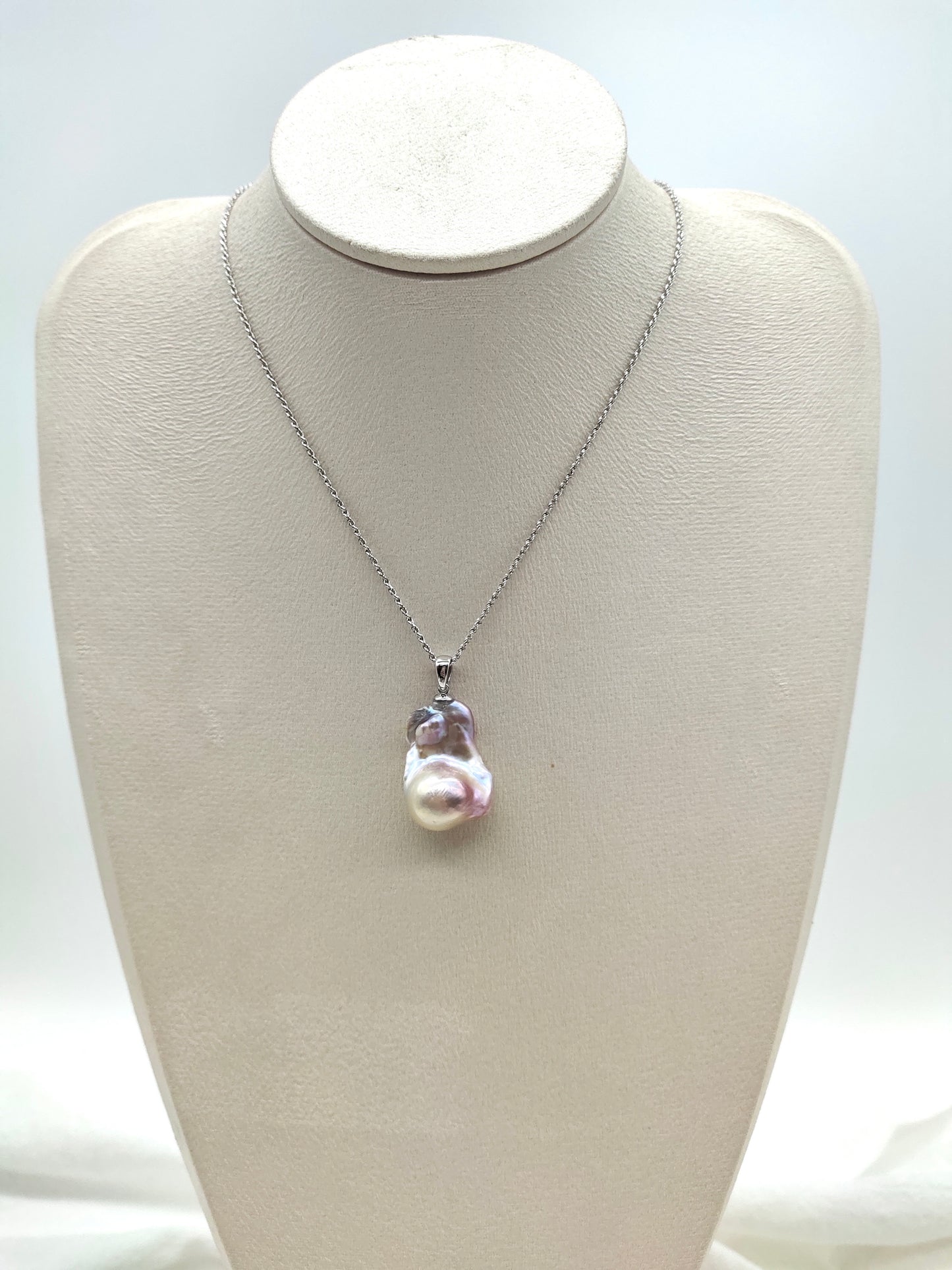 COLOURFUL BAROQUE PEARL PENDANT