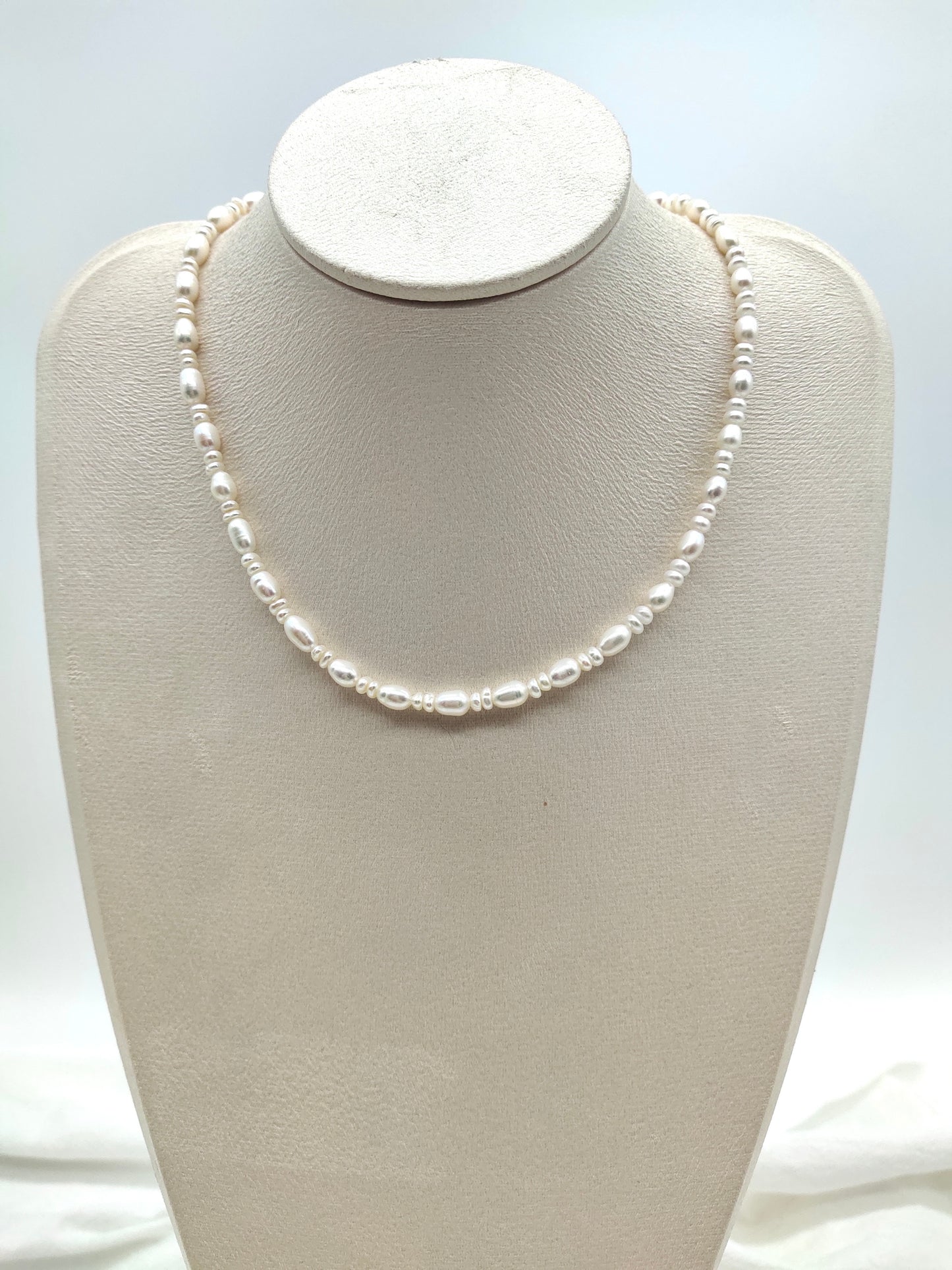 CLASSIC RICE PEARL NECKLACE