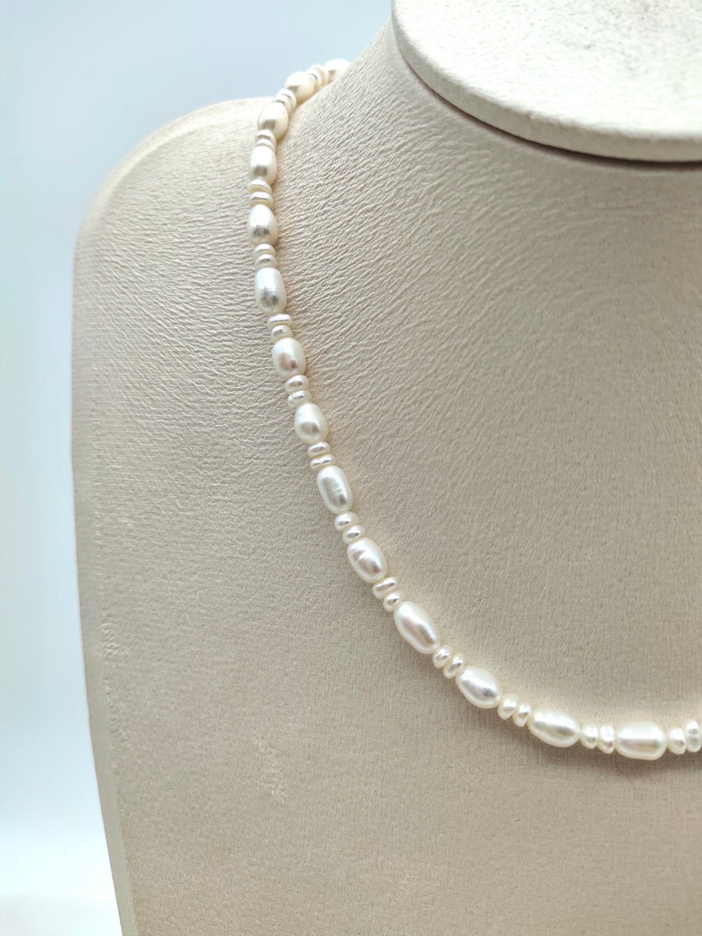 CLASSIC RICE PEARL NECKLACE