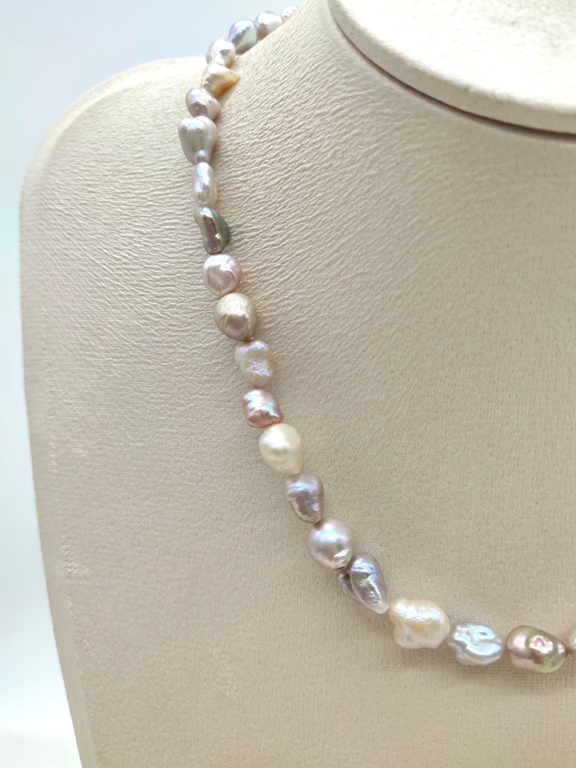 IRIDESCENT FRESHWATER KESHI PEARL NECKLACE