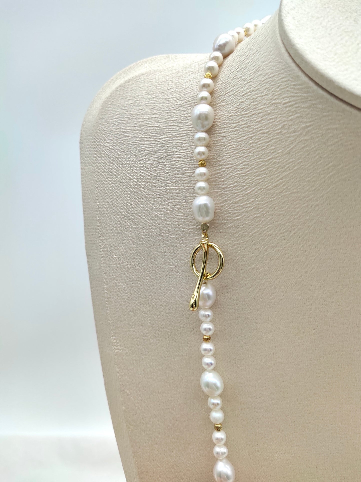 FRESHWATER PEARL WITH GOLD BEADS NECKLACE