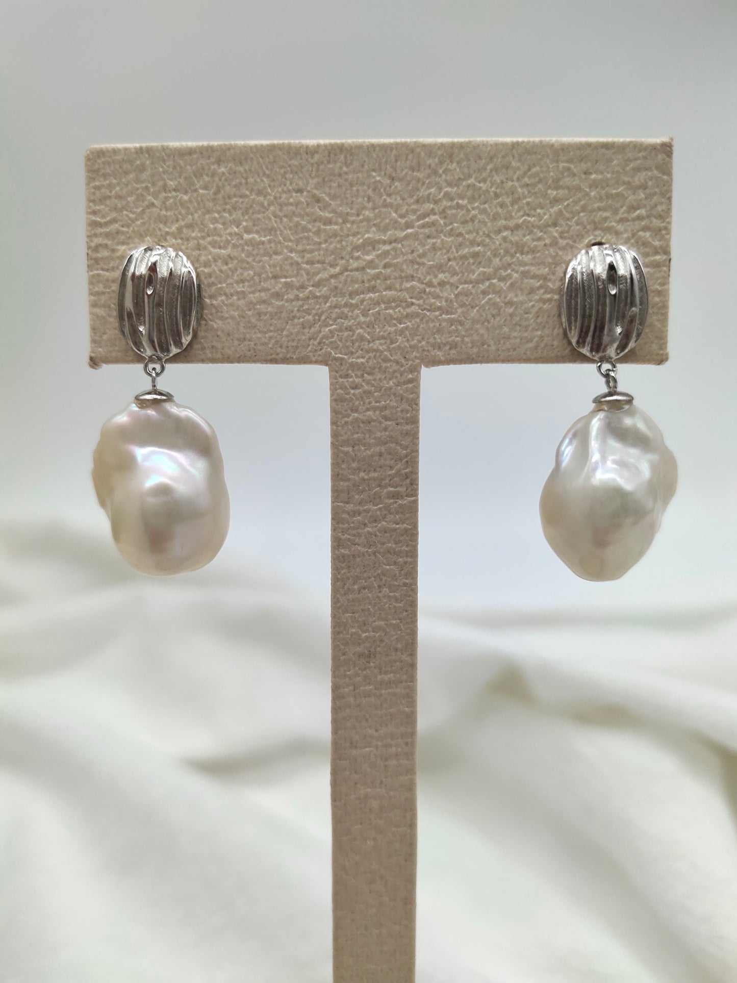 LIGHT CREAM COLOURS BAROQUE PEARL EARRINGS