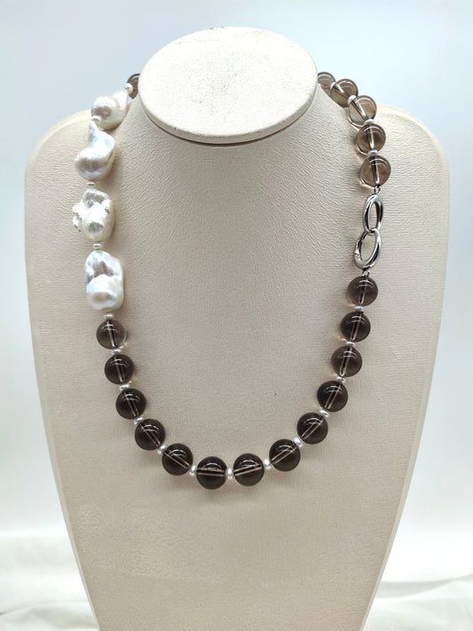 LARGE BAROQUE PEARL WITH SMOKY QUARTZ BEADS NECKLACE