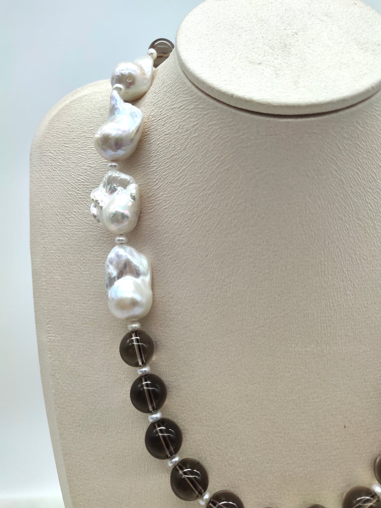 LARGE BAROQUE PEARL WITH SMOKY QUARTZ BEADS NECKLACE