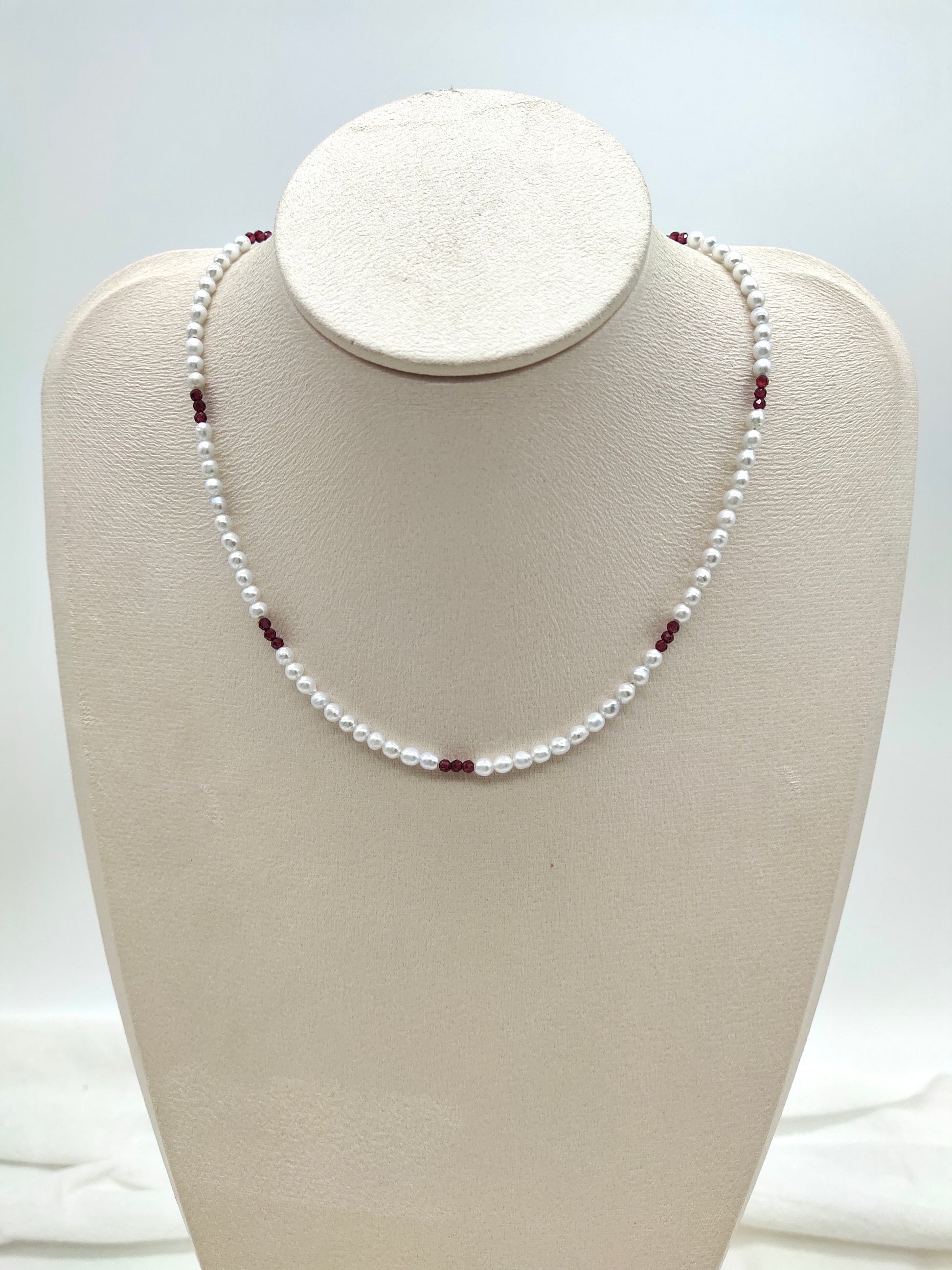 NATURAL GARNET WITH FRESHWATER PEARL NECKLACE