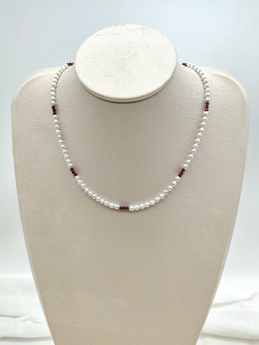 NATURAL GARNET WITH FRESHWATER PEARL NECKLACE