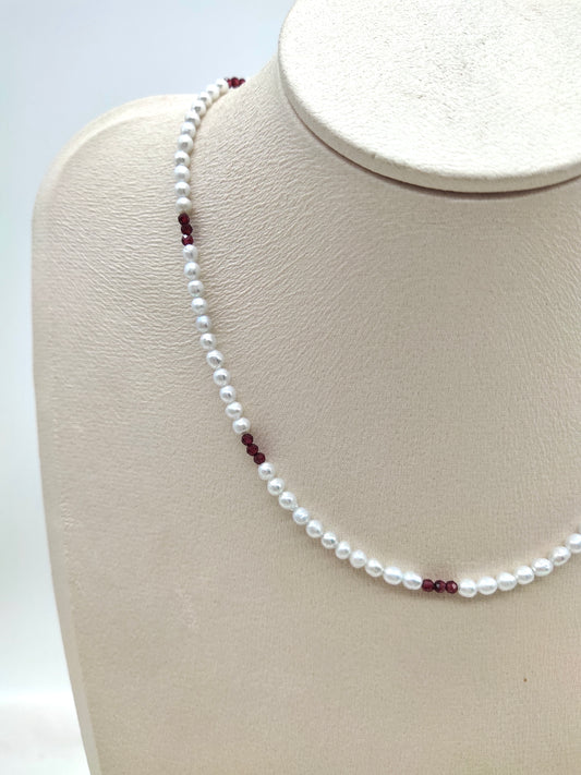 NATURAL GARNET WITH FRESHWATER PEARL NECKLACE