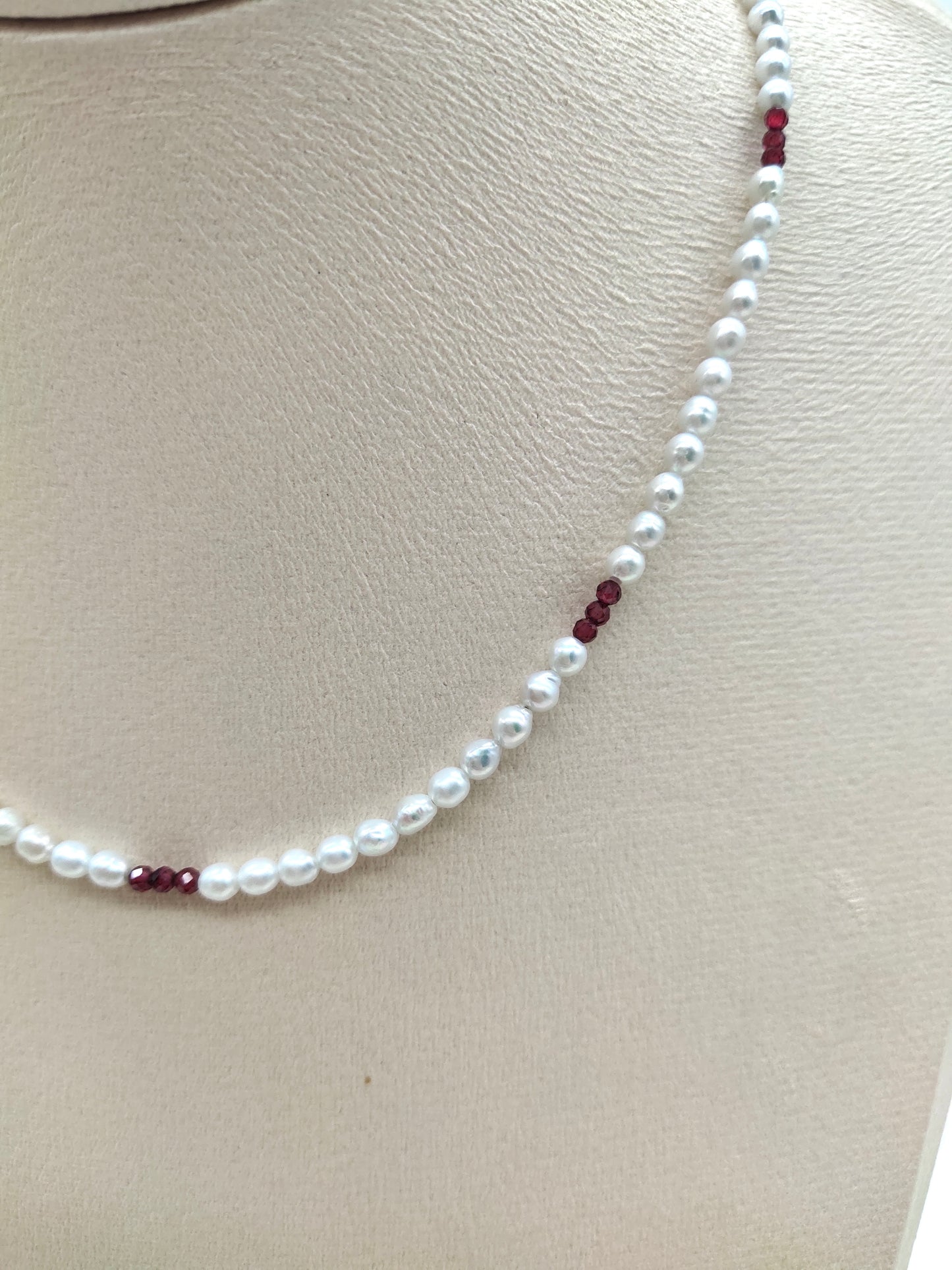 NATURAL GARNET WITH FRESHWATER PEARL NECKLACE