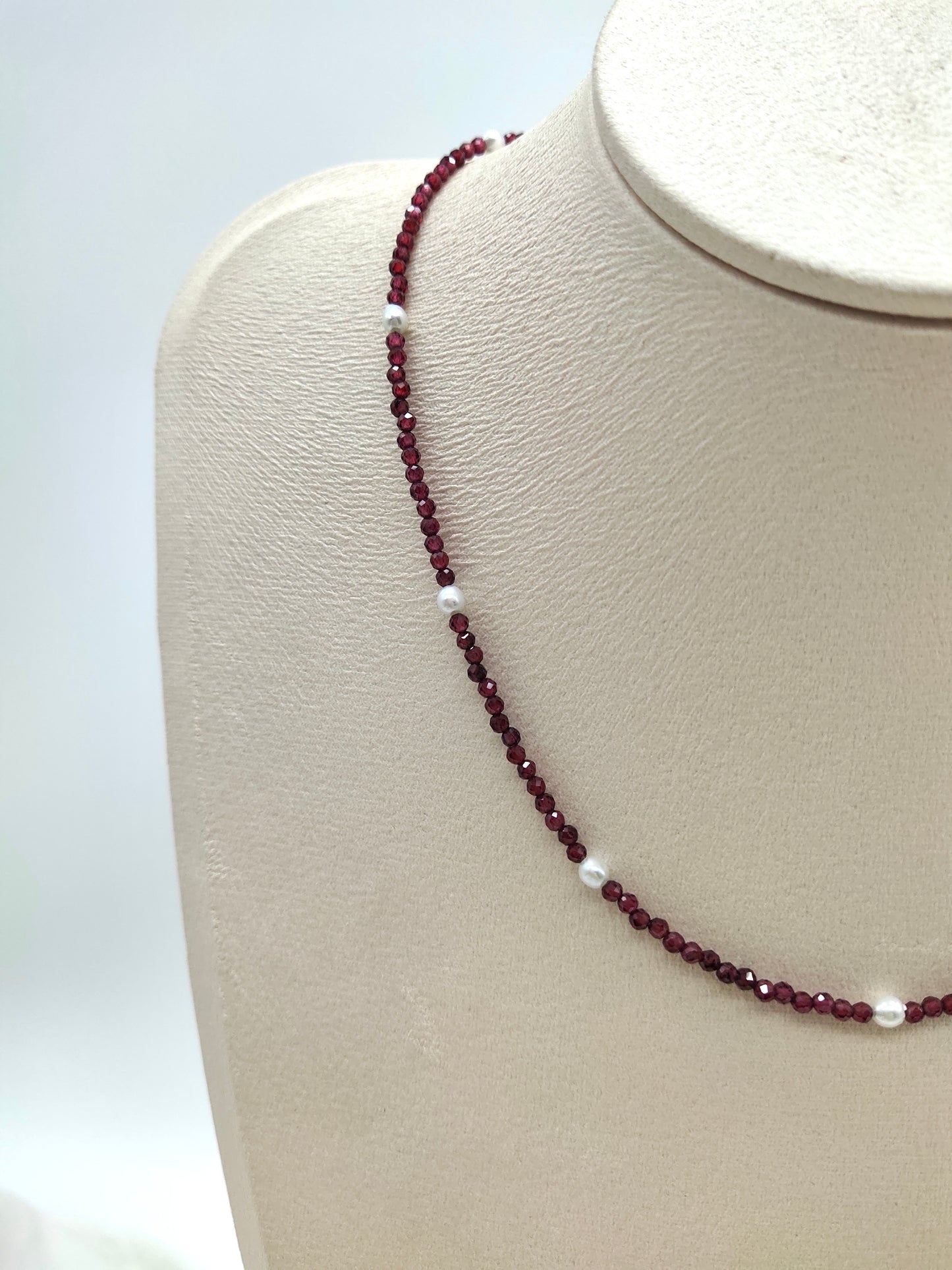 NATURAL GARNET WITH FRESHWATER PEARL NECKLACE