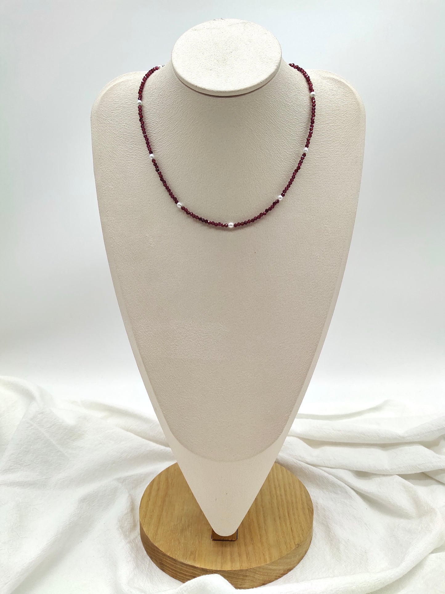 NATURAL GARNET WITH FRESHWATER PEARL NECKLACE