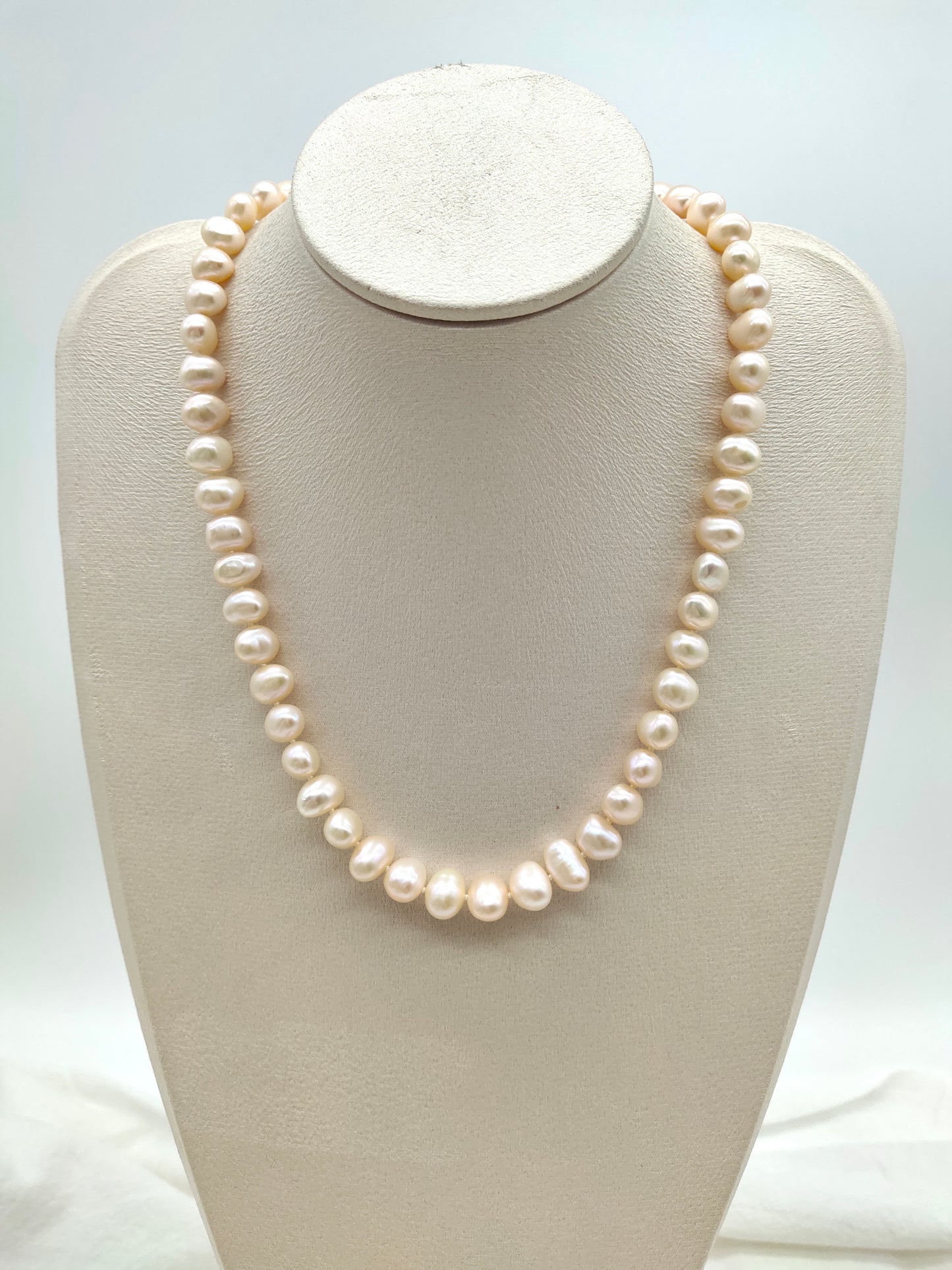 CHAMPAGNE COLOUR PEARL NECKLACE