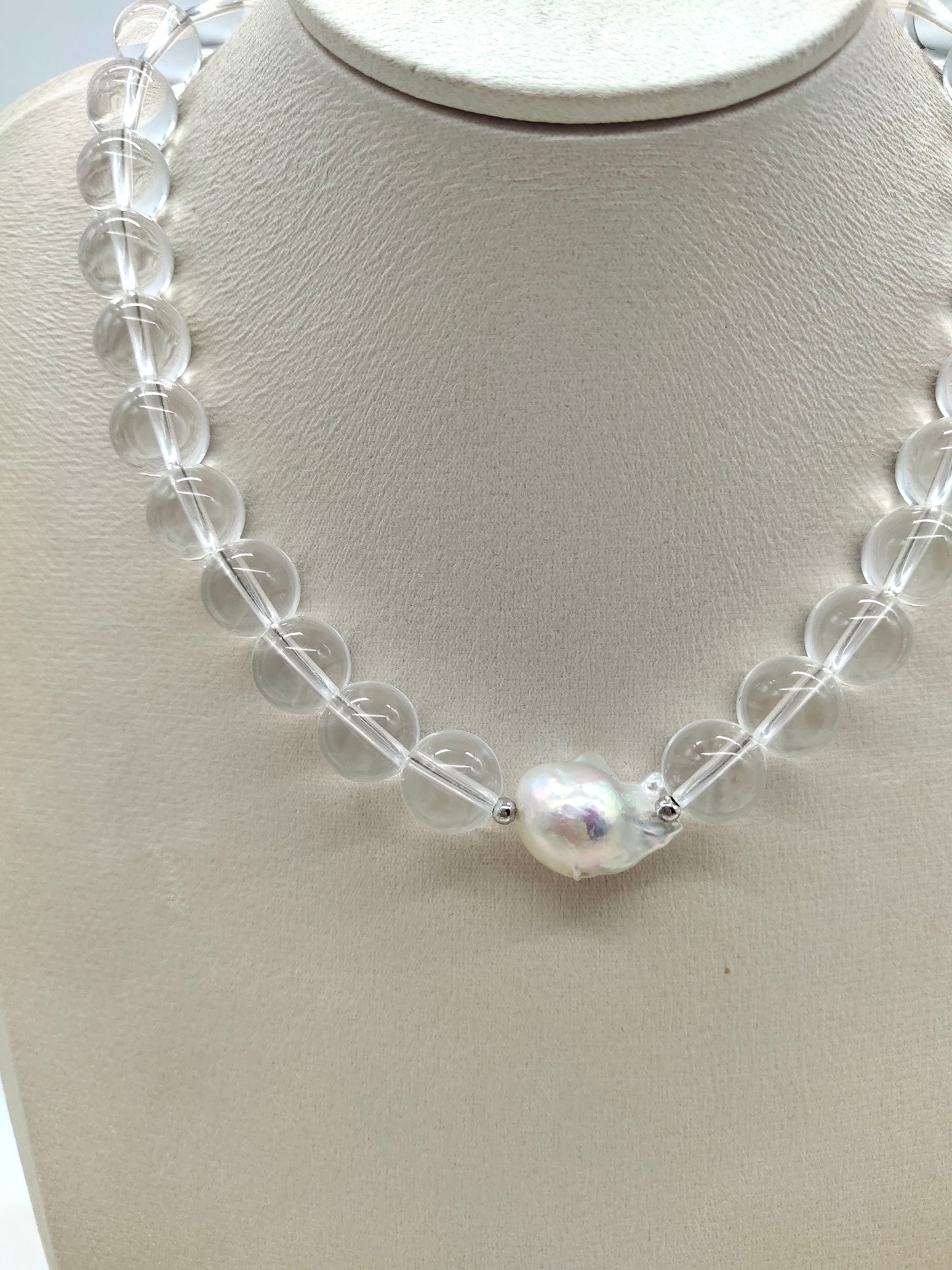 LARGE BAROQUE PEARL WITH WHITE CRYSTAL BEADS NECKLACE