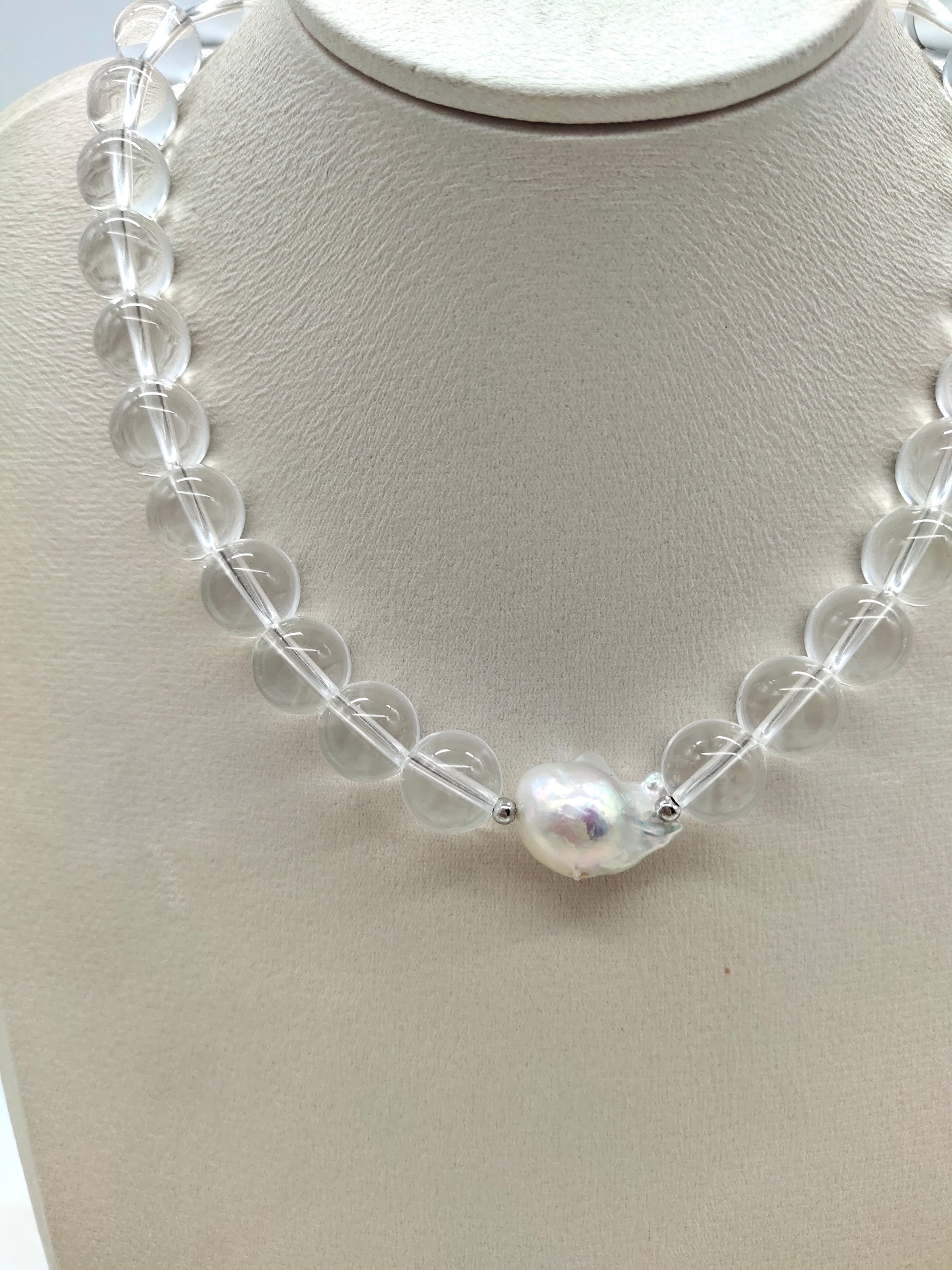 LARGE BAROQUE PEARL WITH WHITE CRYSTAL BEADS NECKLACE