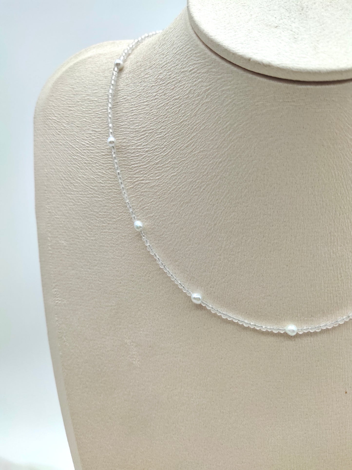 WHITE CRYSTAL WITH FRESHWATER PEARL NECKLACE