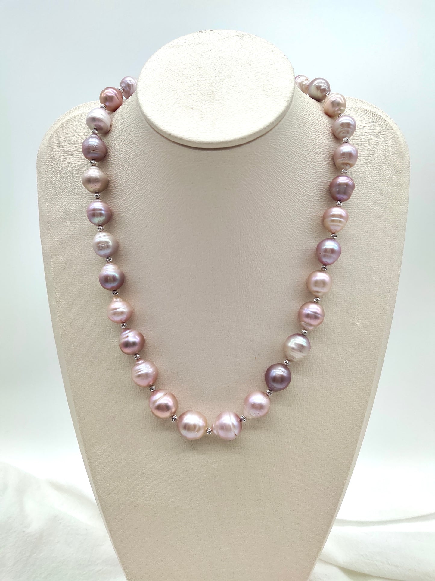 LAVENDER RING PEARL NECKLACE