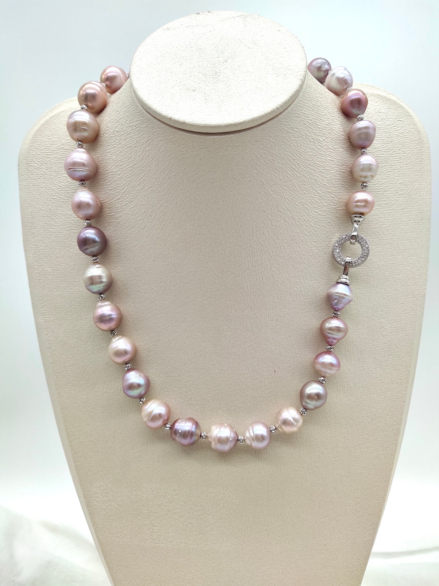 LAVENDER RING PEARL NECKLACE