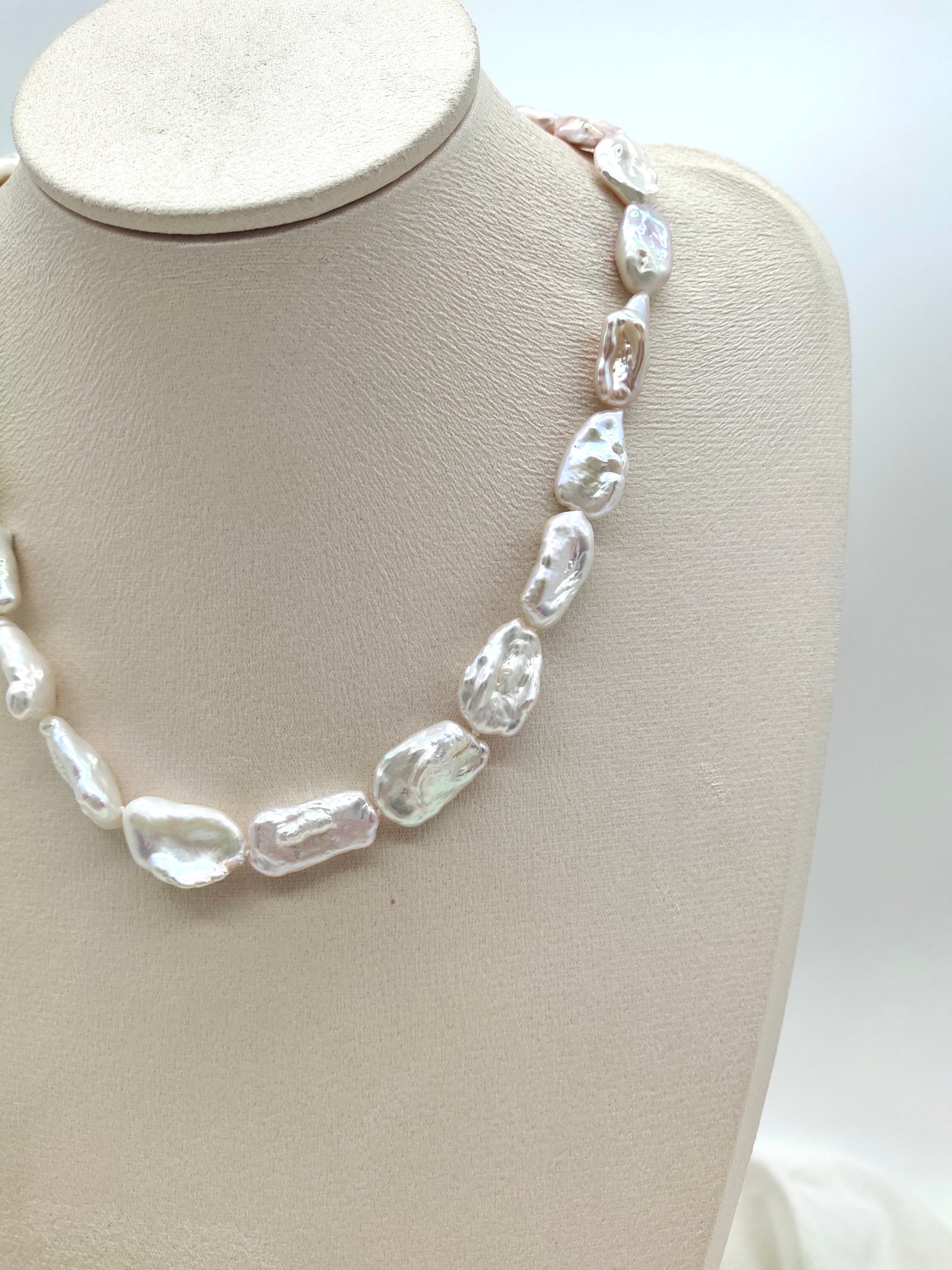 WHITE FRESHWATER KESHI PEARL NECKLACE