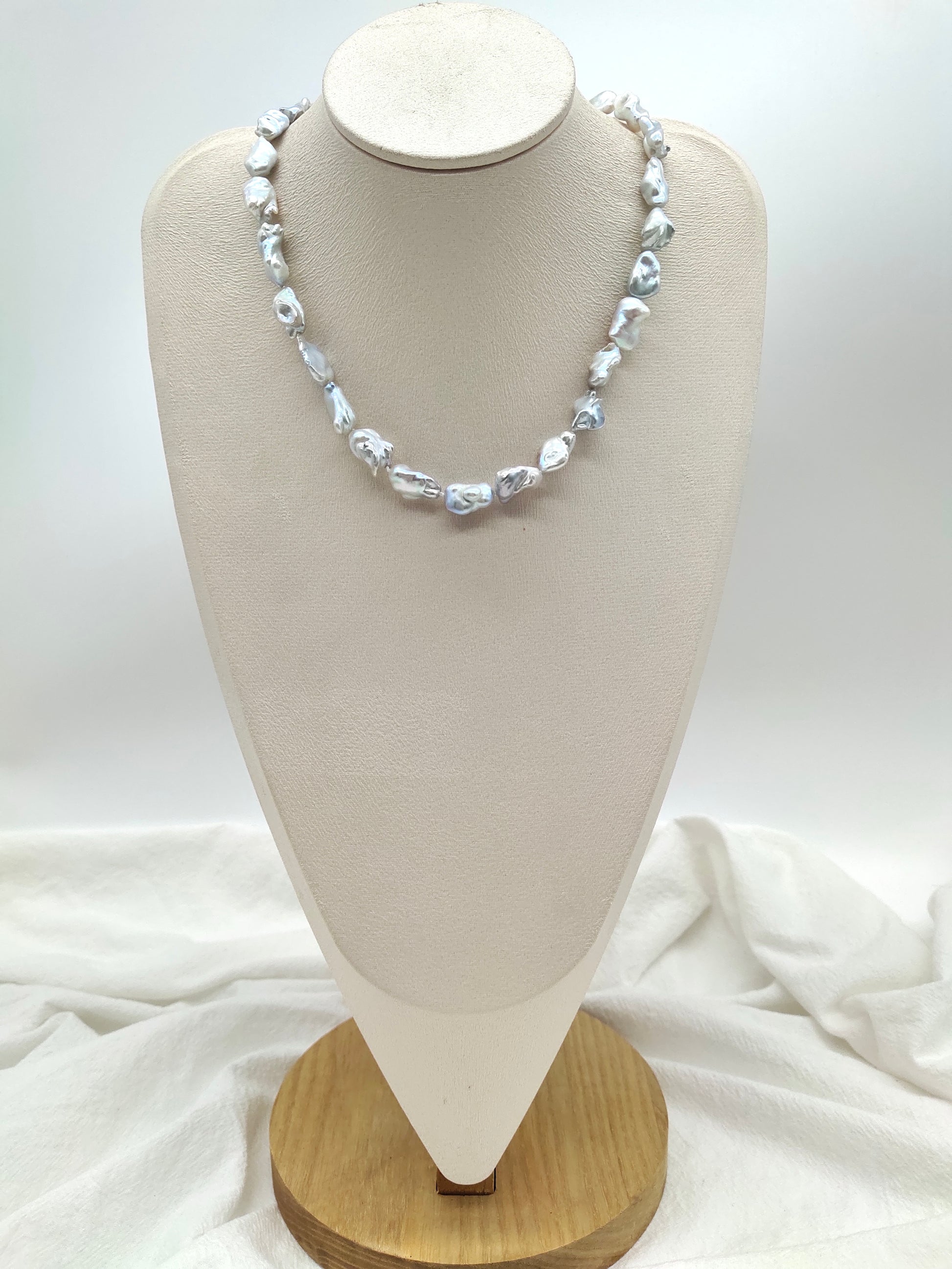 IRIDESCENT FRESHWATER KESHI PEARL NECKLACE