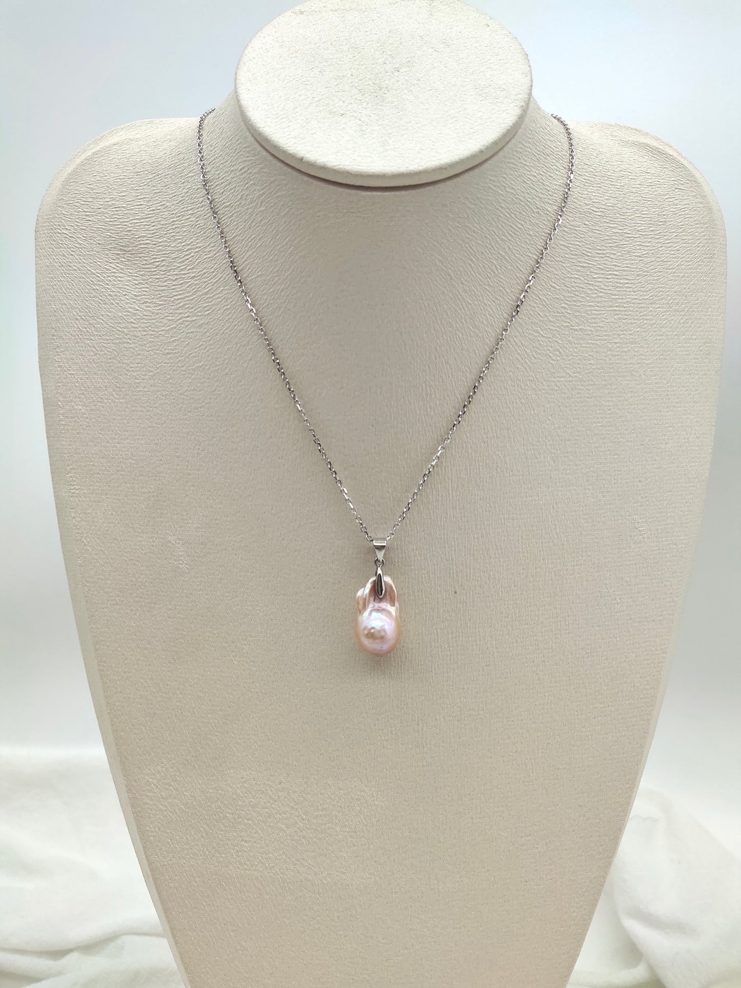 PEACH COLOUR BAROQUE PEARL PENDANT