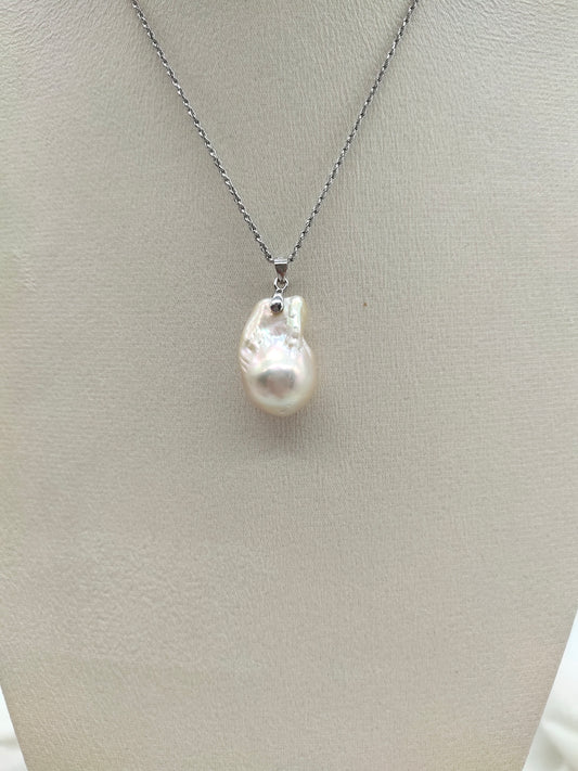 CHAMPAGNE BAROQUE PEARL PENDANT