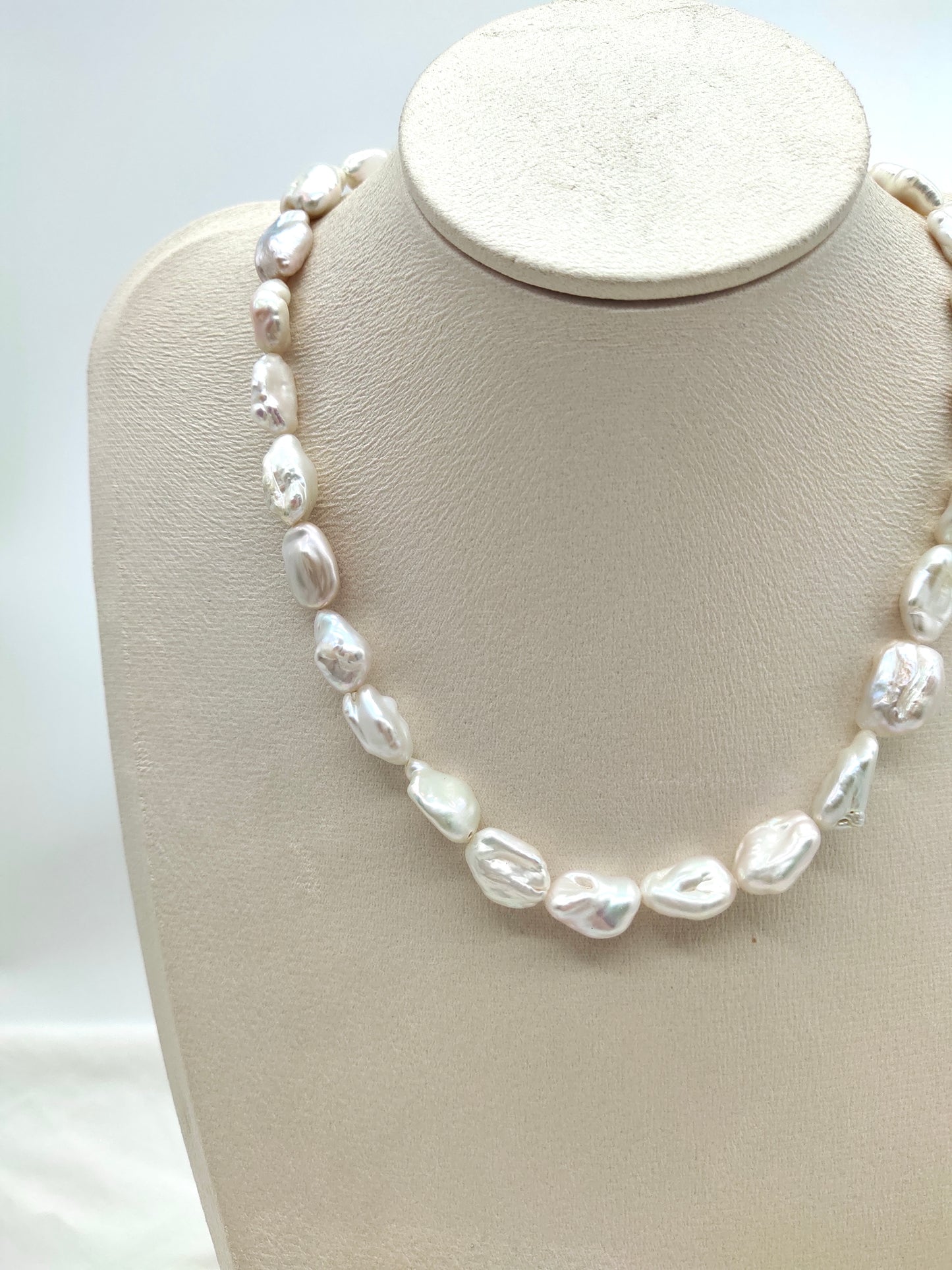 WHITE FRESHWATER KESHI PEARL NECKLACE